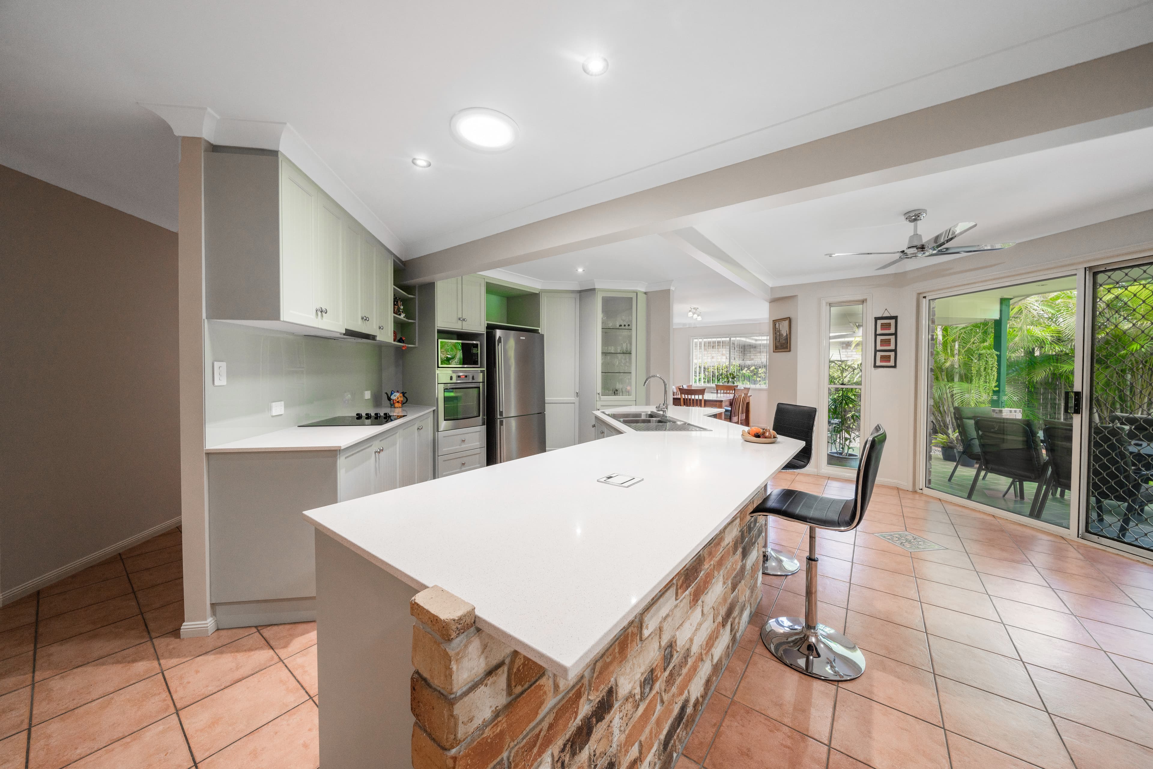 10 Lakefield Drive, Victoria Point, Victoria Point - Thumbnail 4