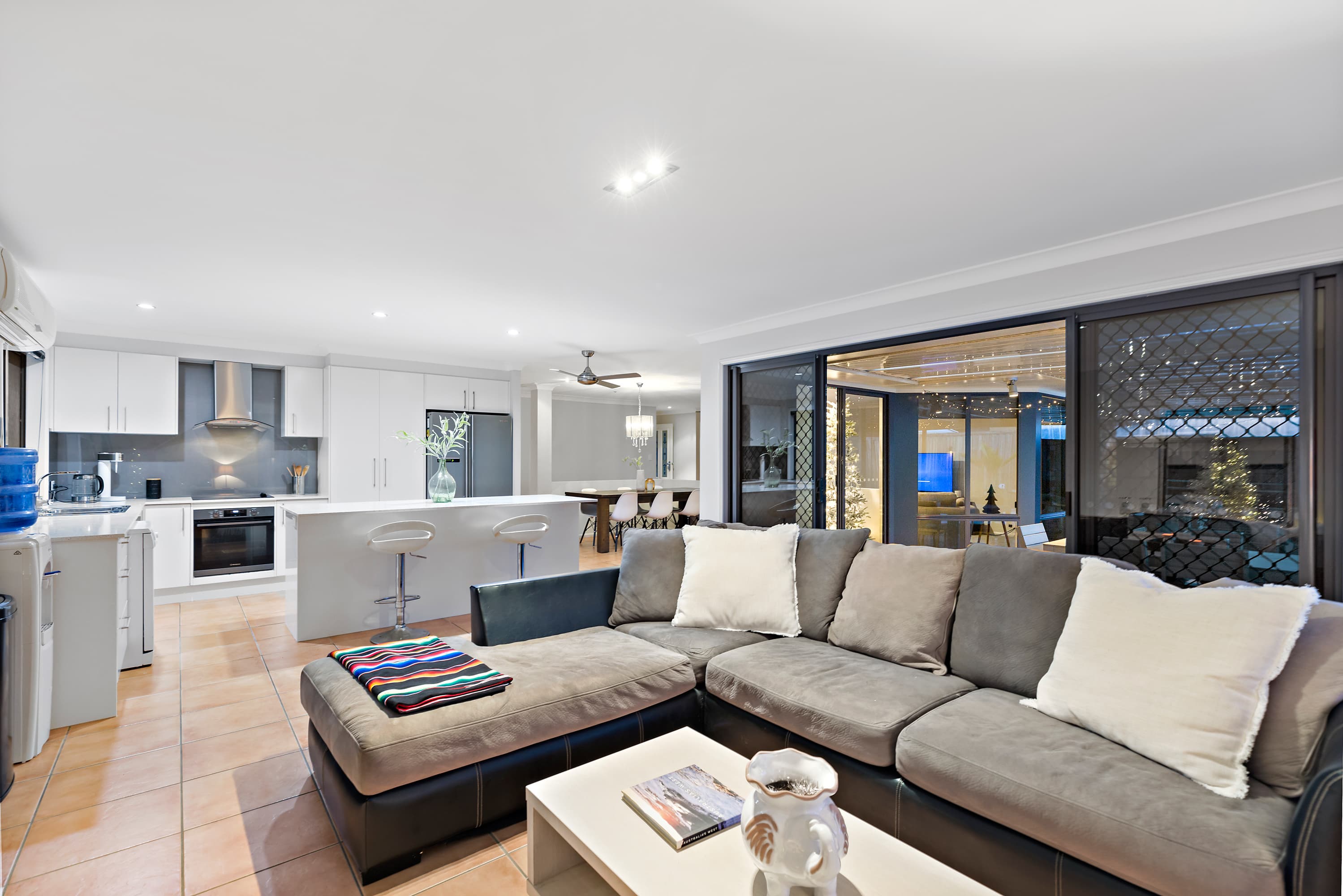 22 Gladebourne Crescent, Victoria Point, Victoria Point - Thumbnail 8