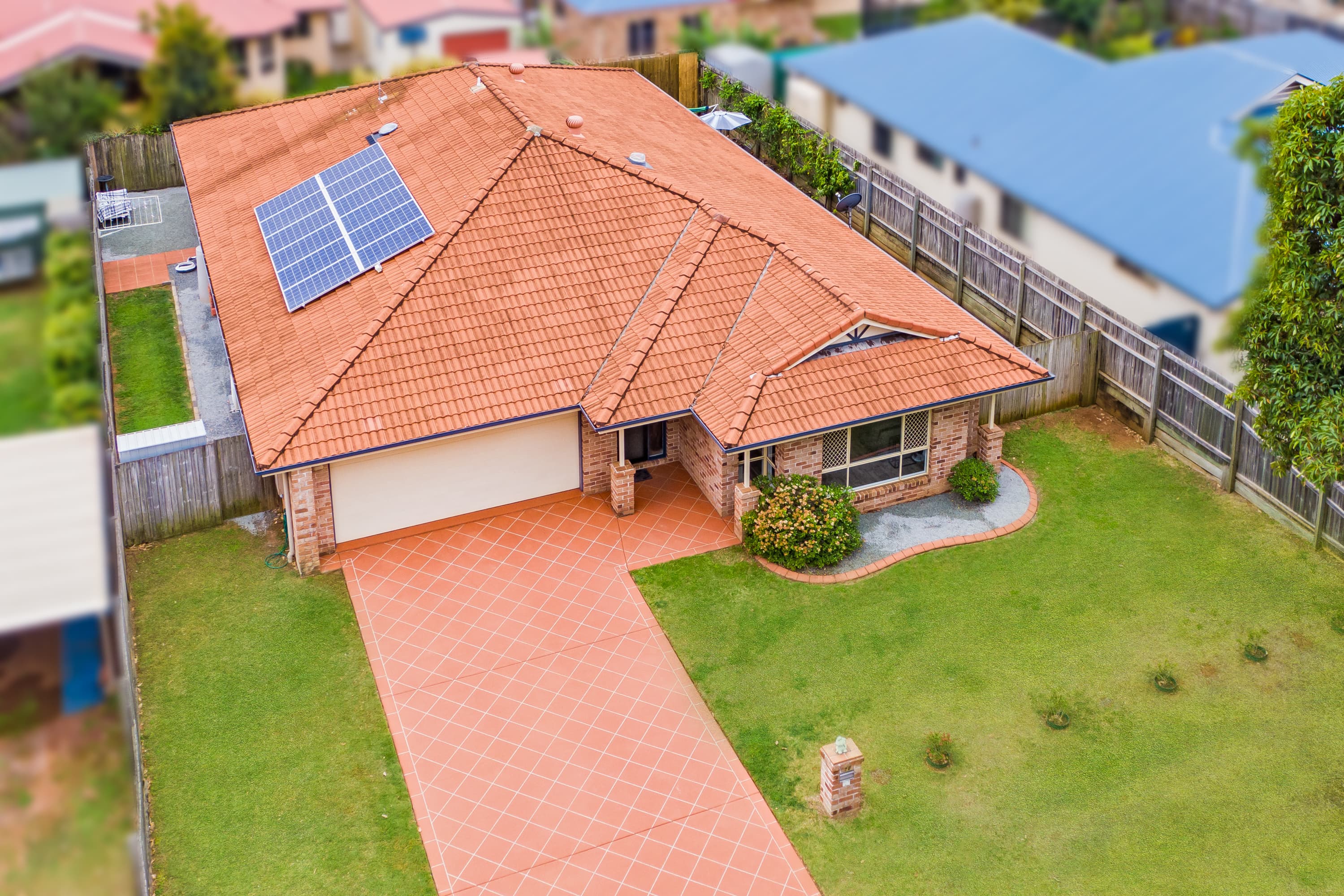 20 Seaholly Crescent, Victoria Point, Victoria Point - Thumbnail 2