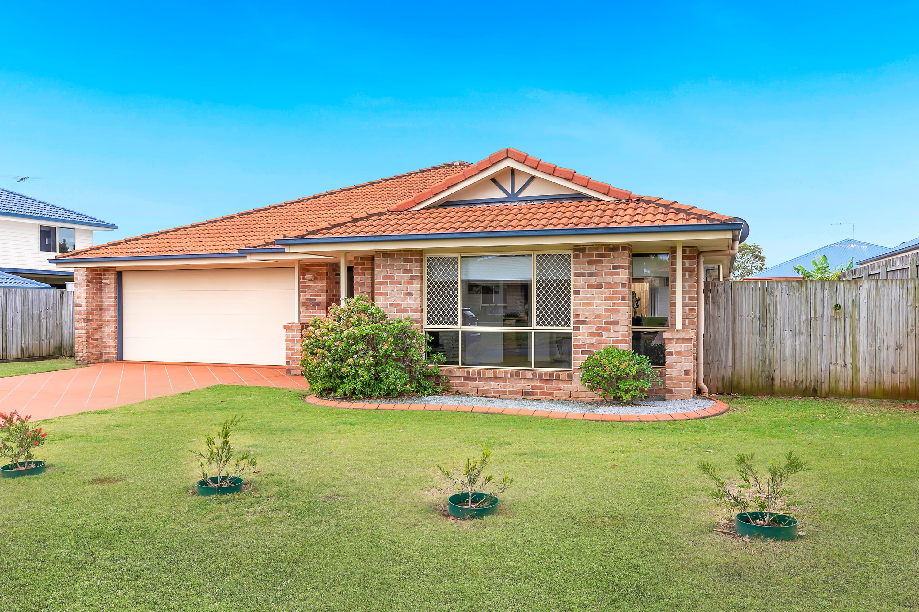 20 Seaholly Crescent, Victoria Point, Victoria Point - Image 1