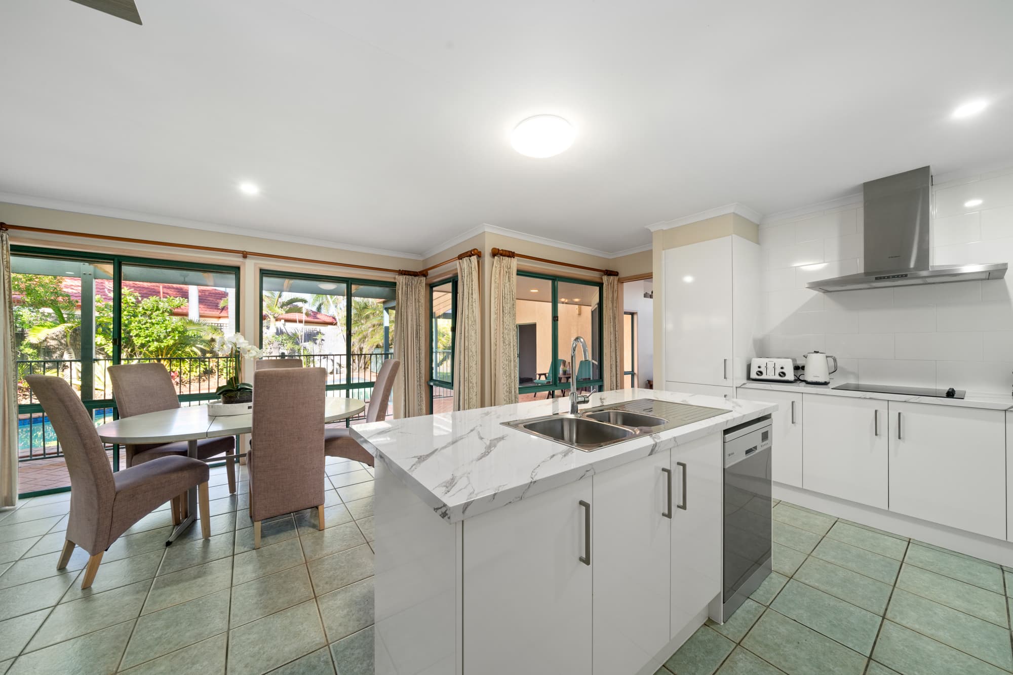 17 Cayman Crescent, Ormiston, Ormiston - Thumbnail 6