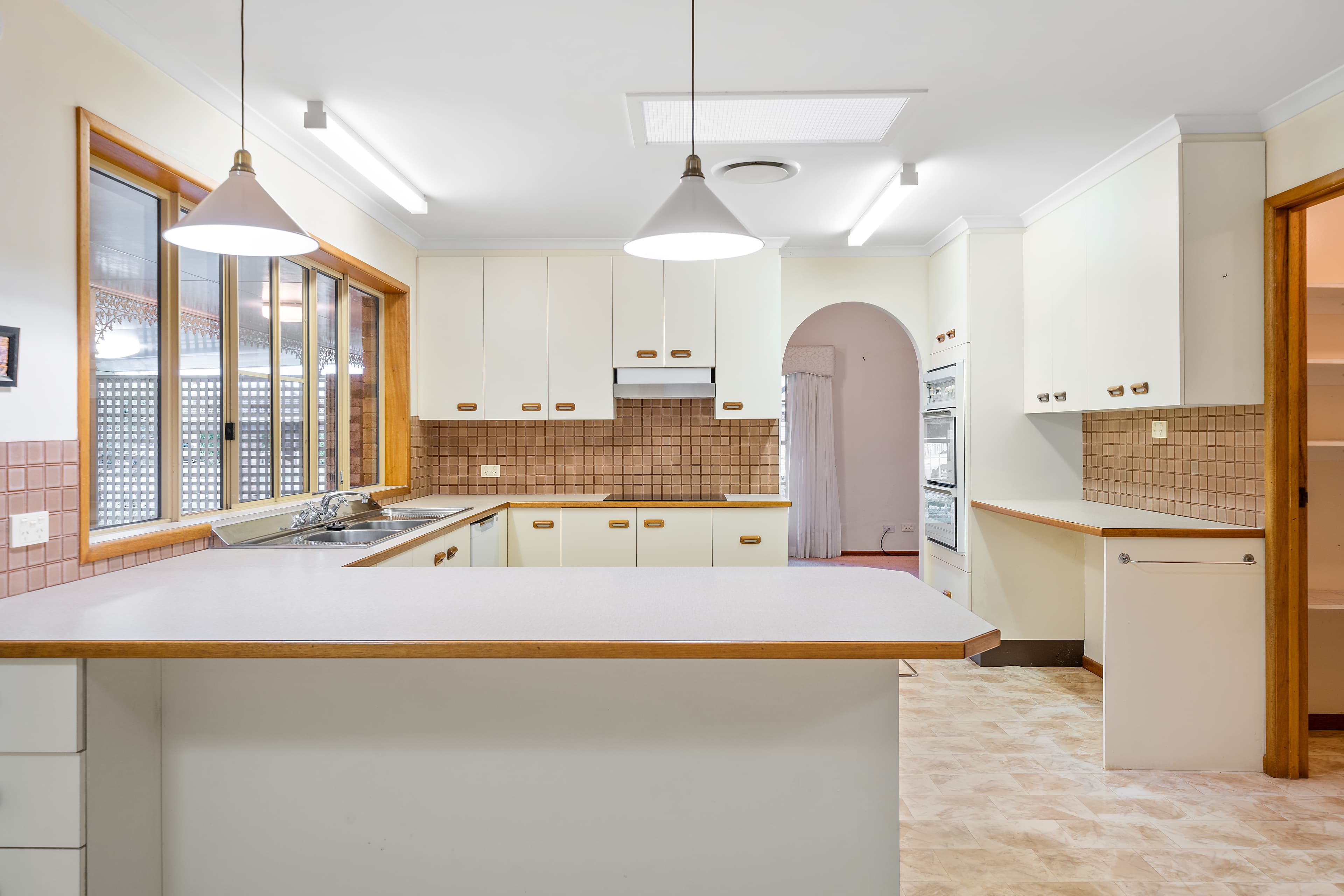 8 Clearwater Street, Ormiston, Ormiston - Thumbnail 6