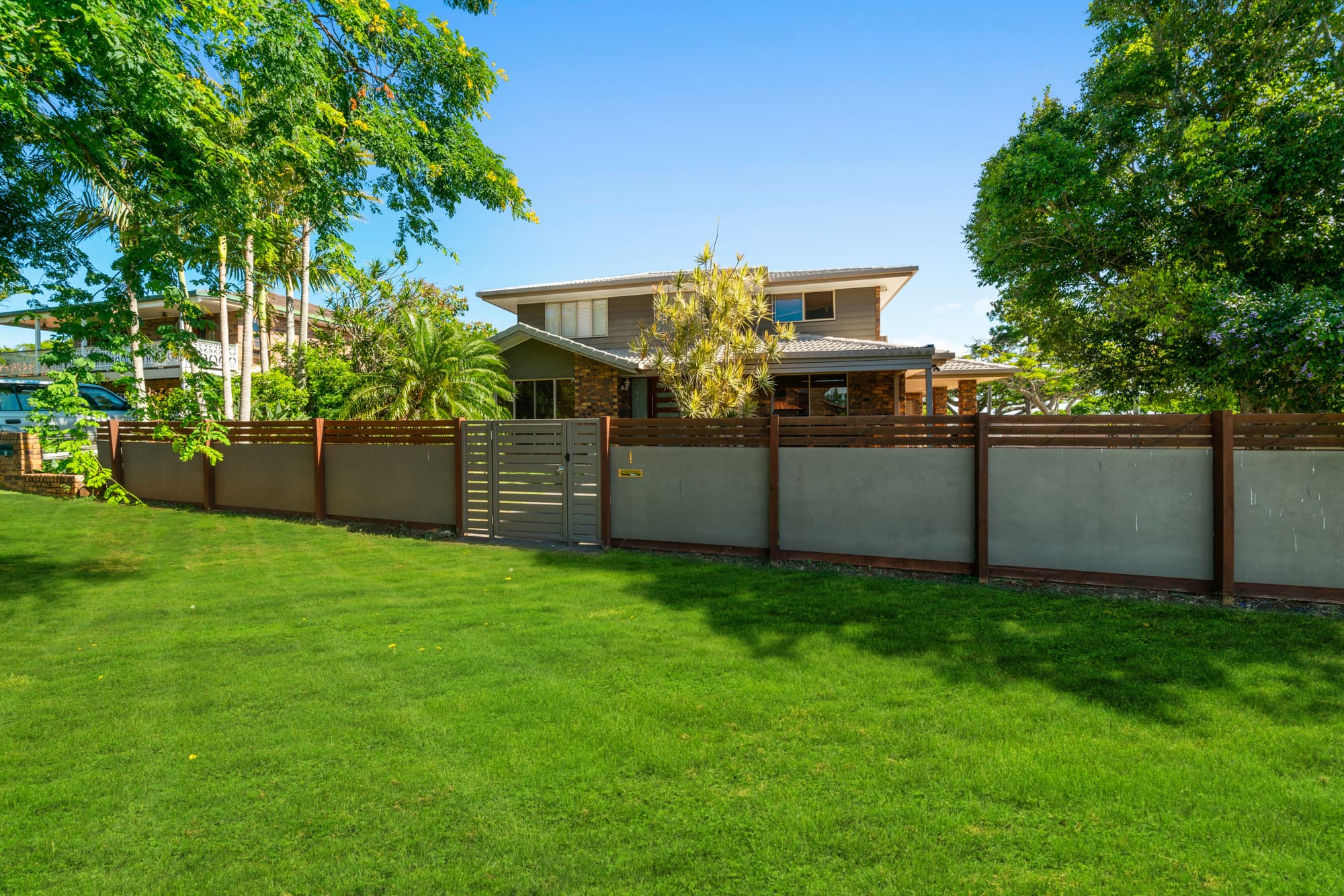 1 Clearwater Street, Ormiston, Ormiston - Thumbnail 2