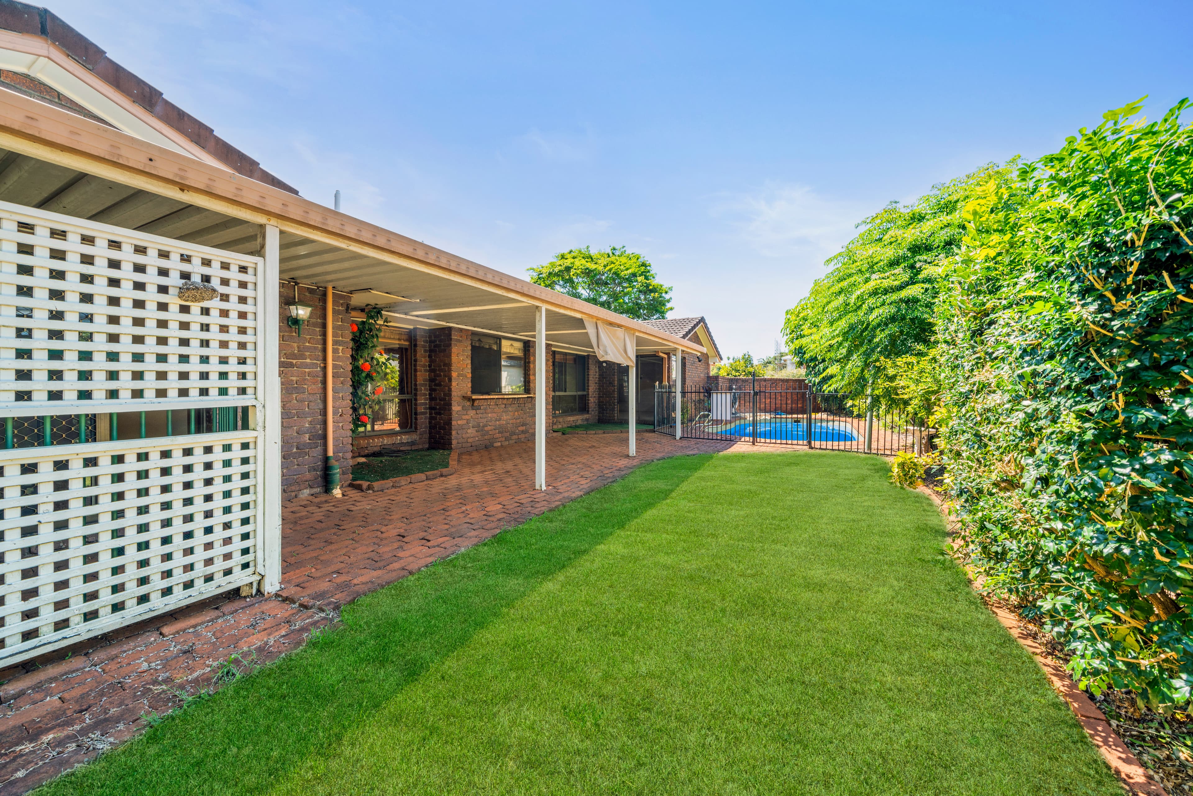21 Clearwater Street, Ormiston, Ormiston - Thumbnail 4