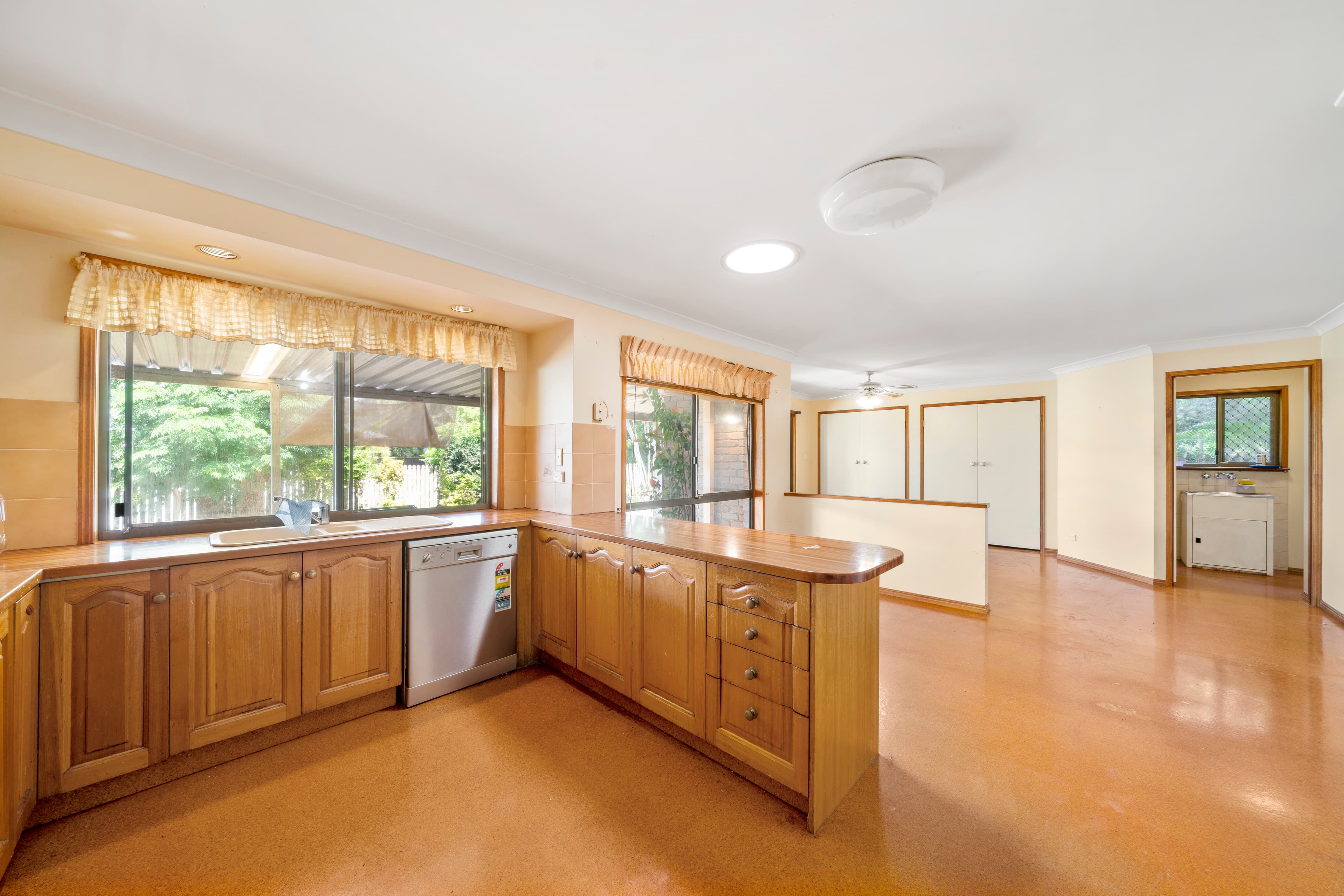 21 Clearwater Street, Ormiston, Ormiston - Thumbnail 8