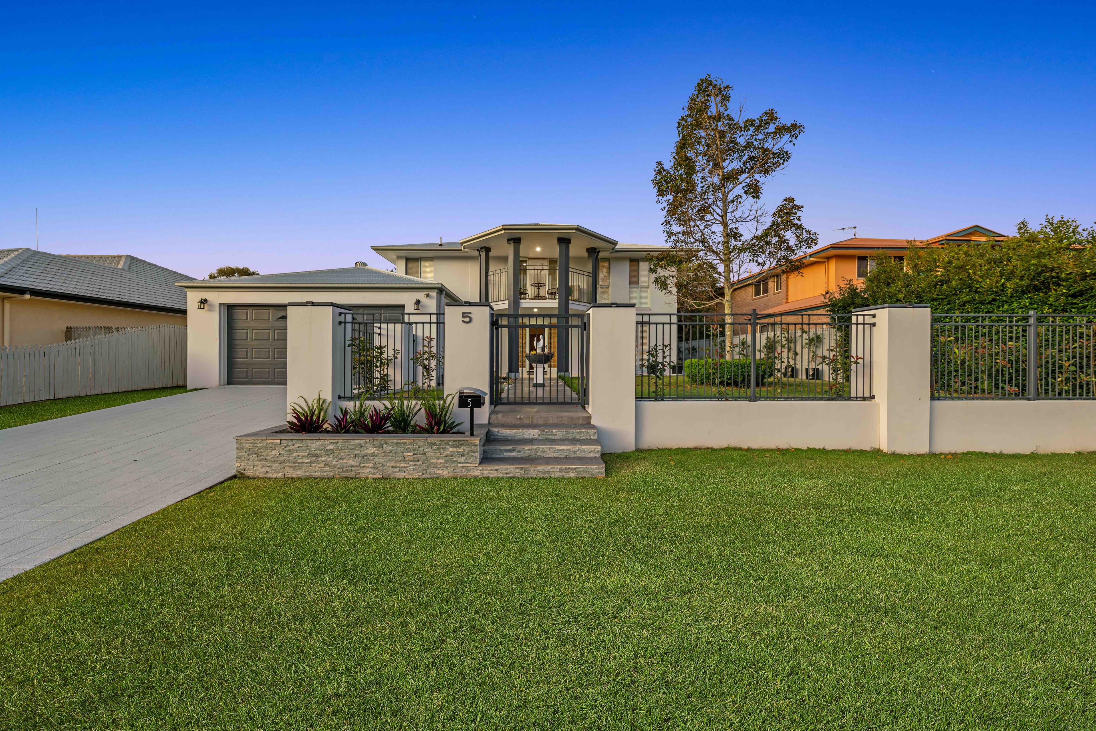 5 Darcelle Place, Ormiston, Ormiston - Image 1