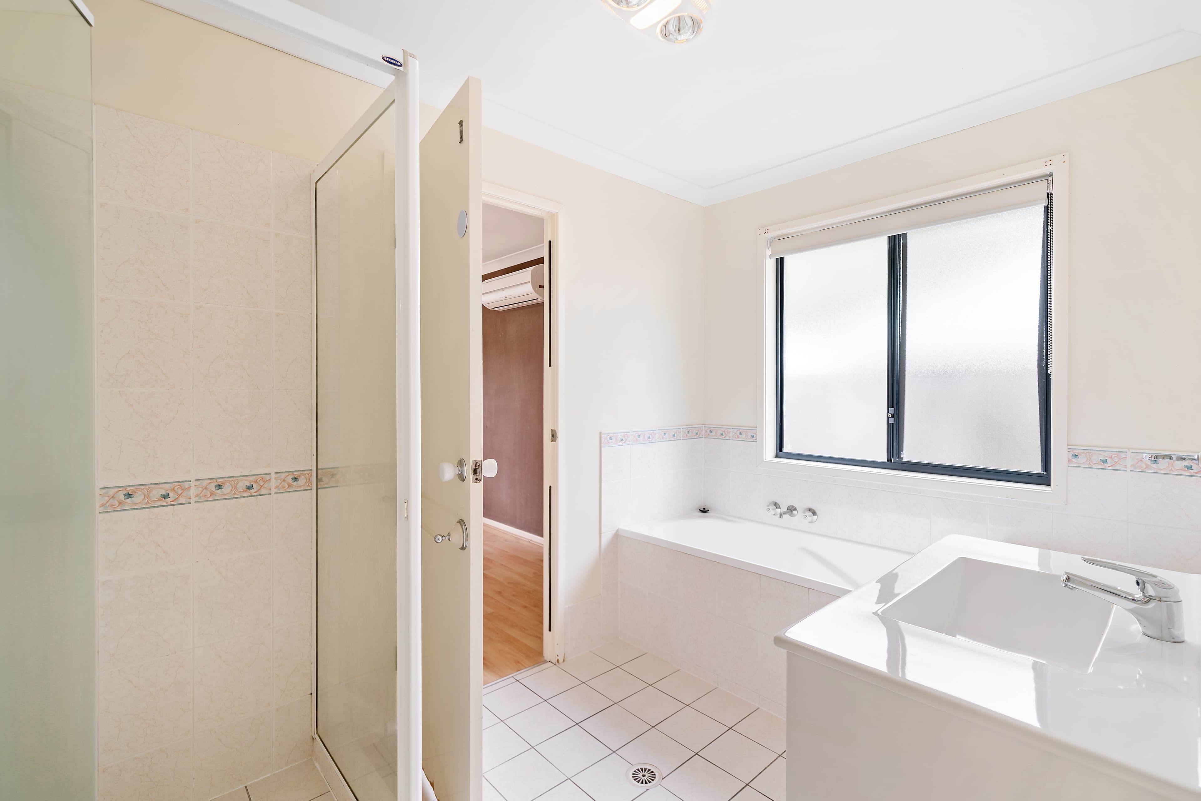 29 Lucy Court, Ormiston, Ormiston - Thumbnail 7
