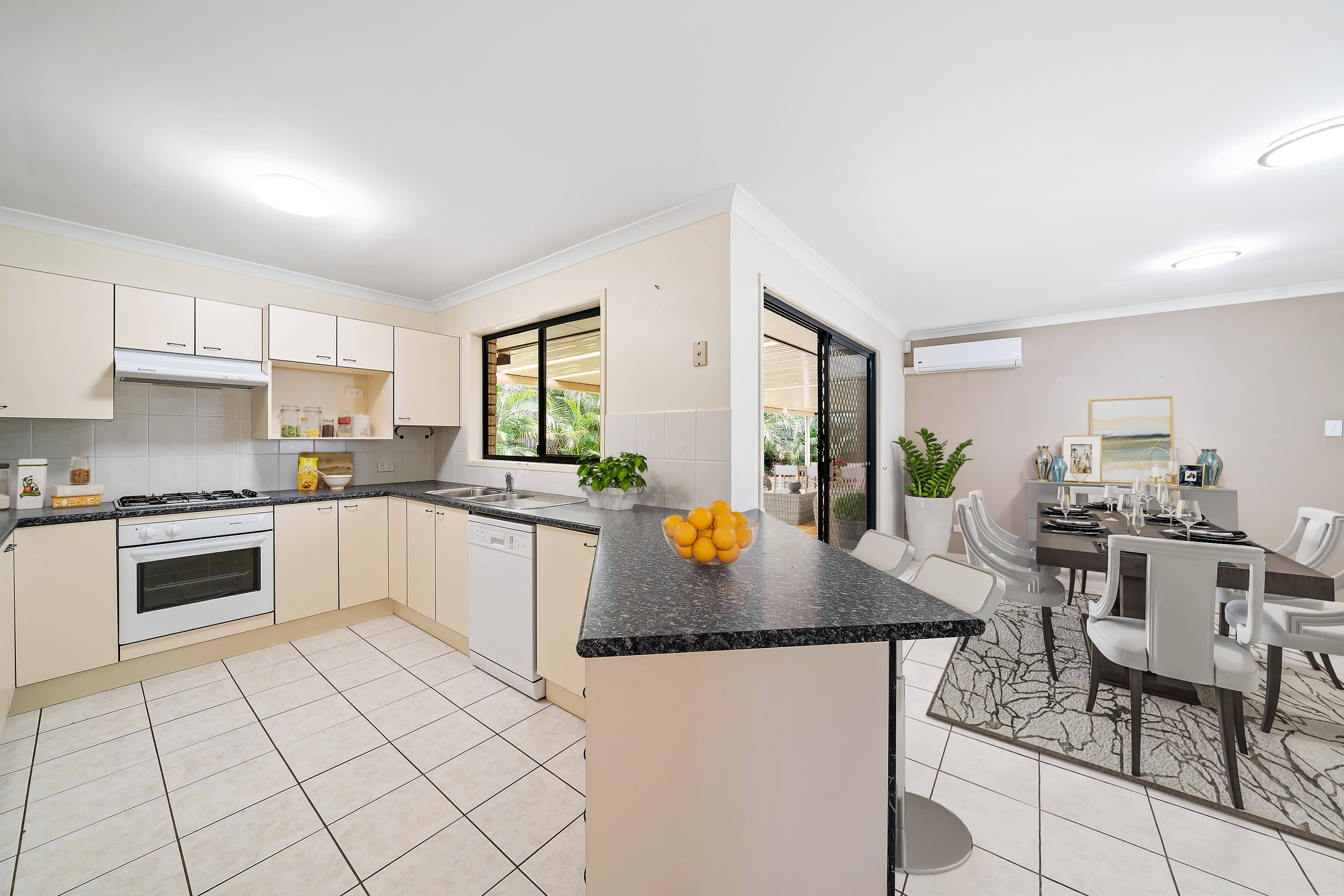 29 Lucy Court, Ormiston, Ormiston - Thumbnail 3