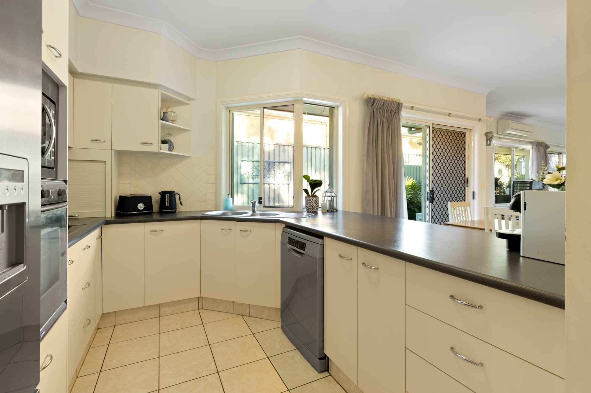 46 Beckwith Street, Ormiston, Ormiston - Thumbnail 4