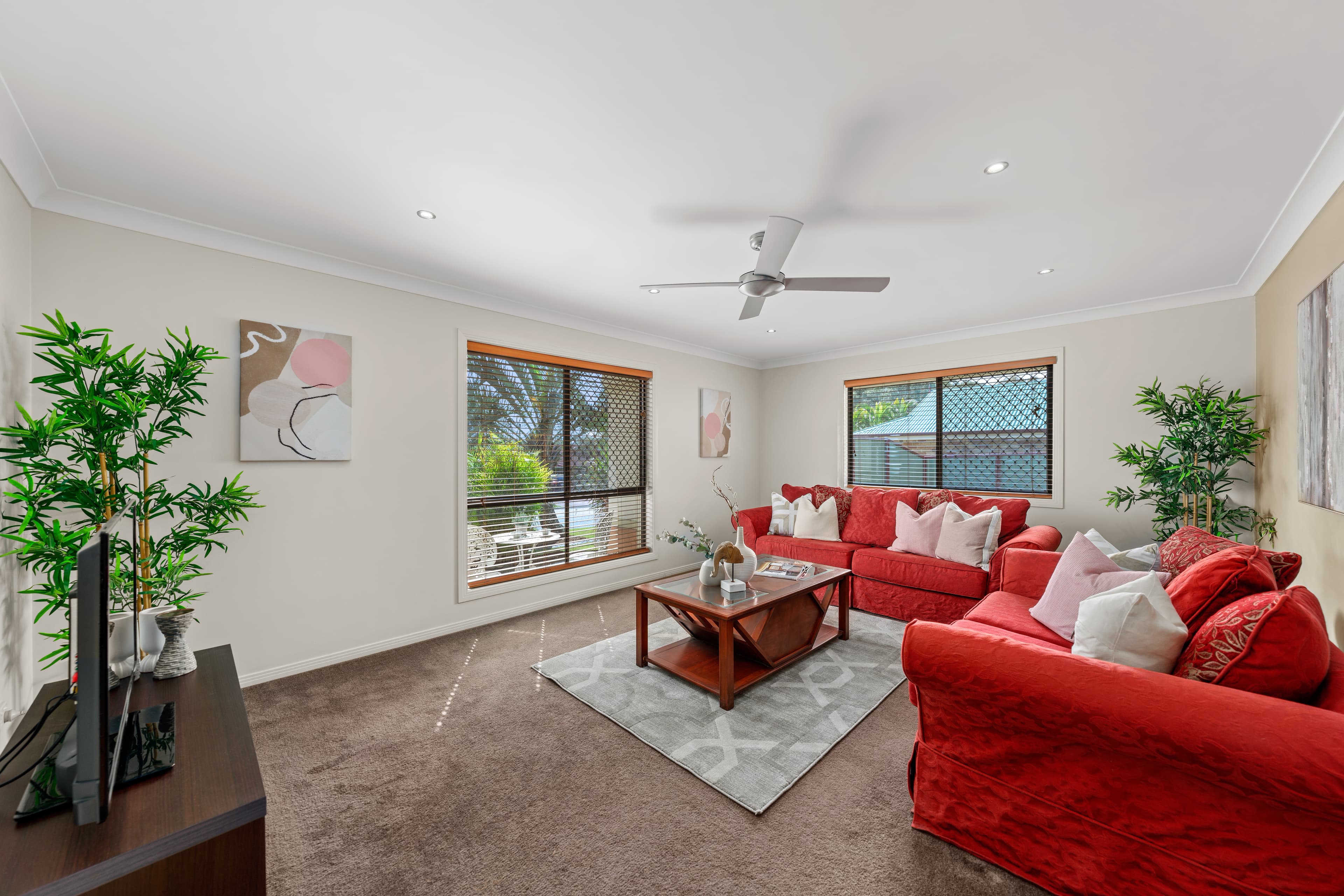 1 Crestwood Close, Ormiston, Ormiston - Thumbnail 2