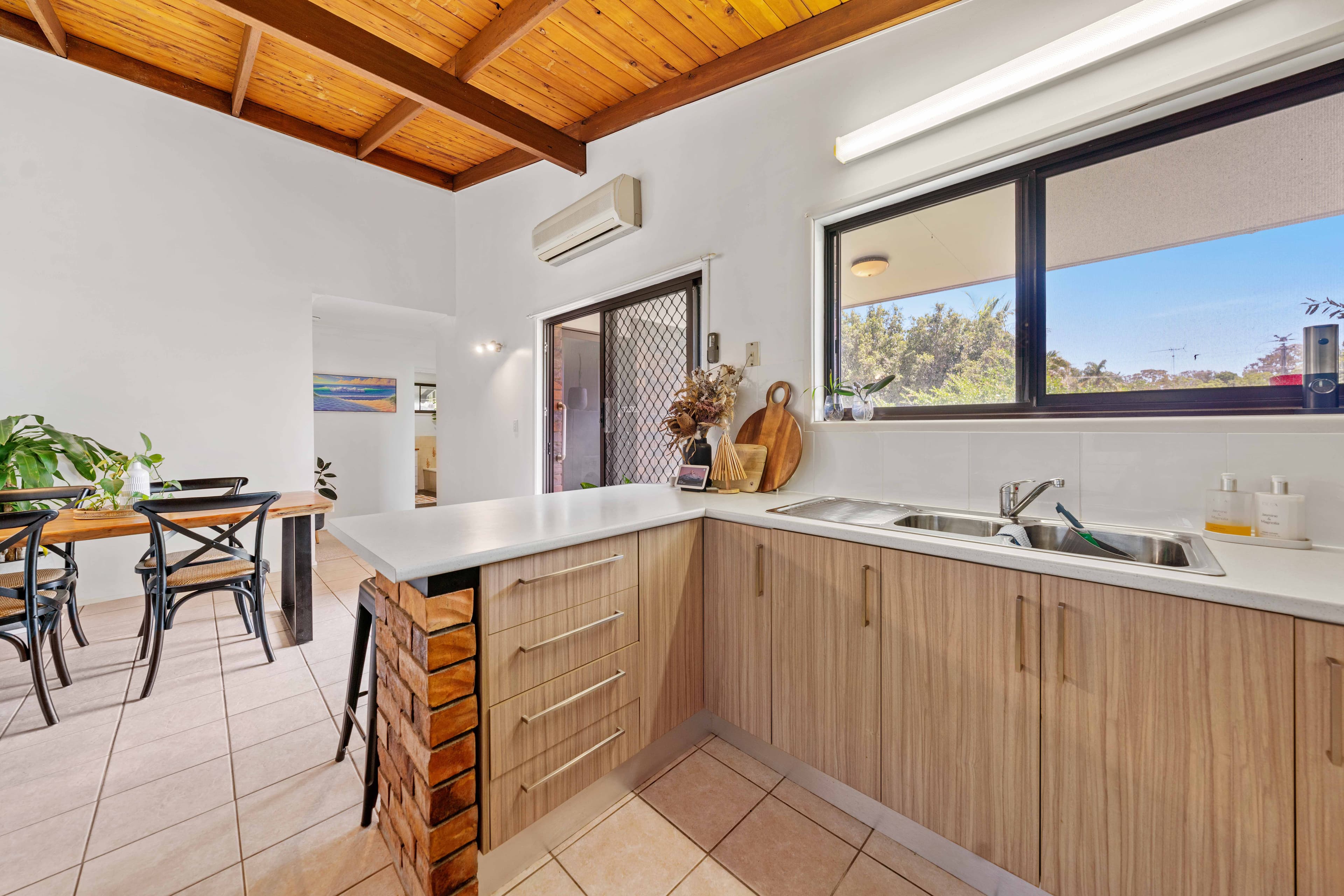 22 Blue Water Avenue, Thornlands, Thornlands - Thumbnail 6