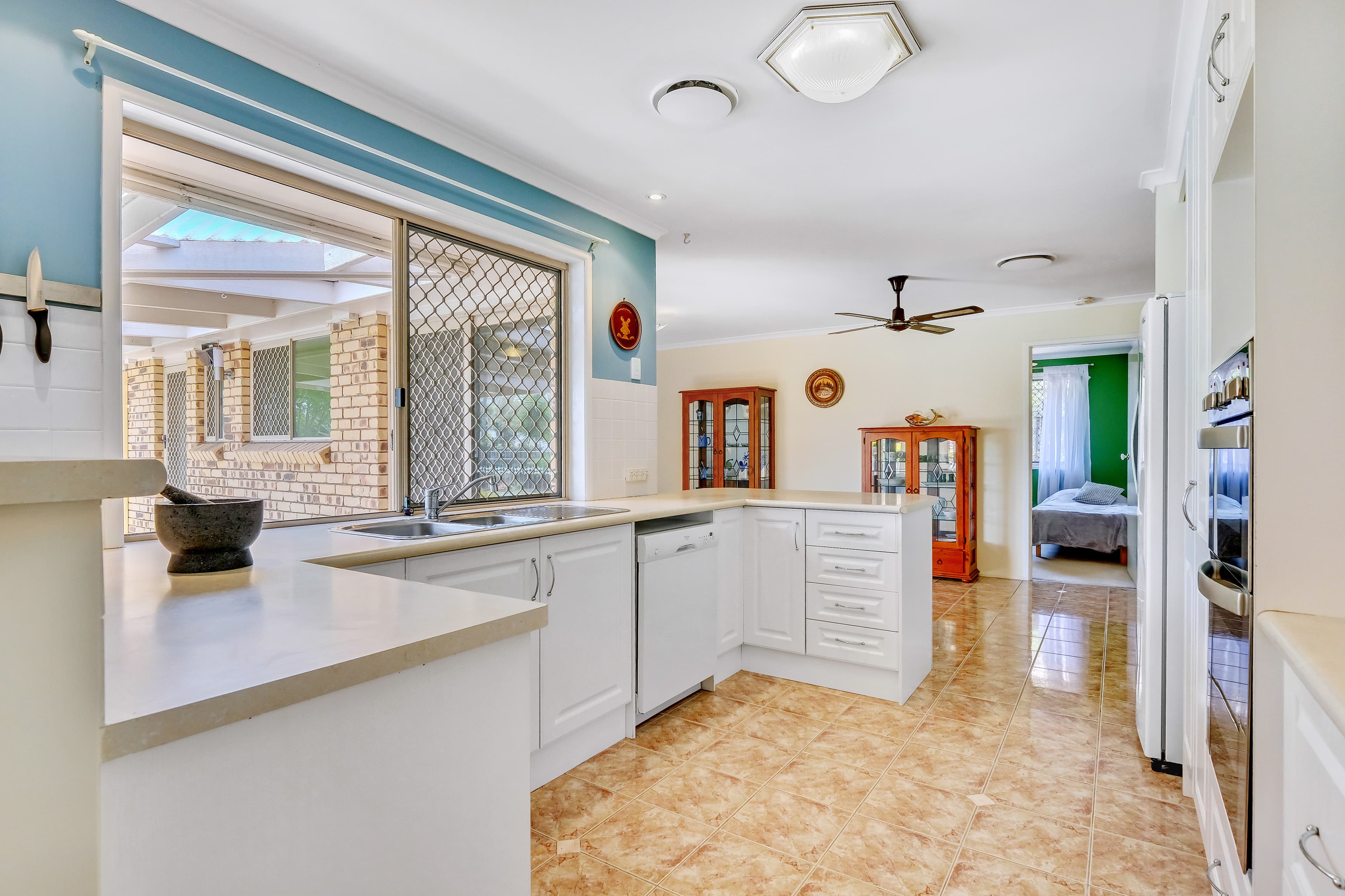12 Sylvie Street, Thornlands, Thornlands - Image 1
