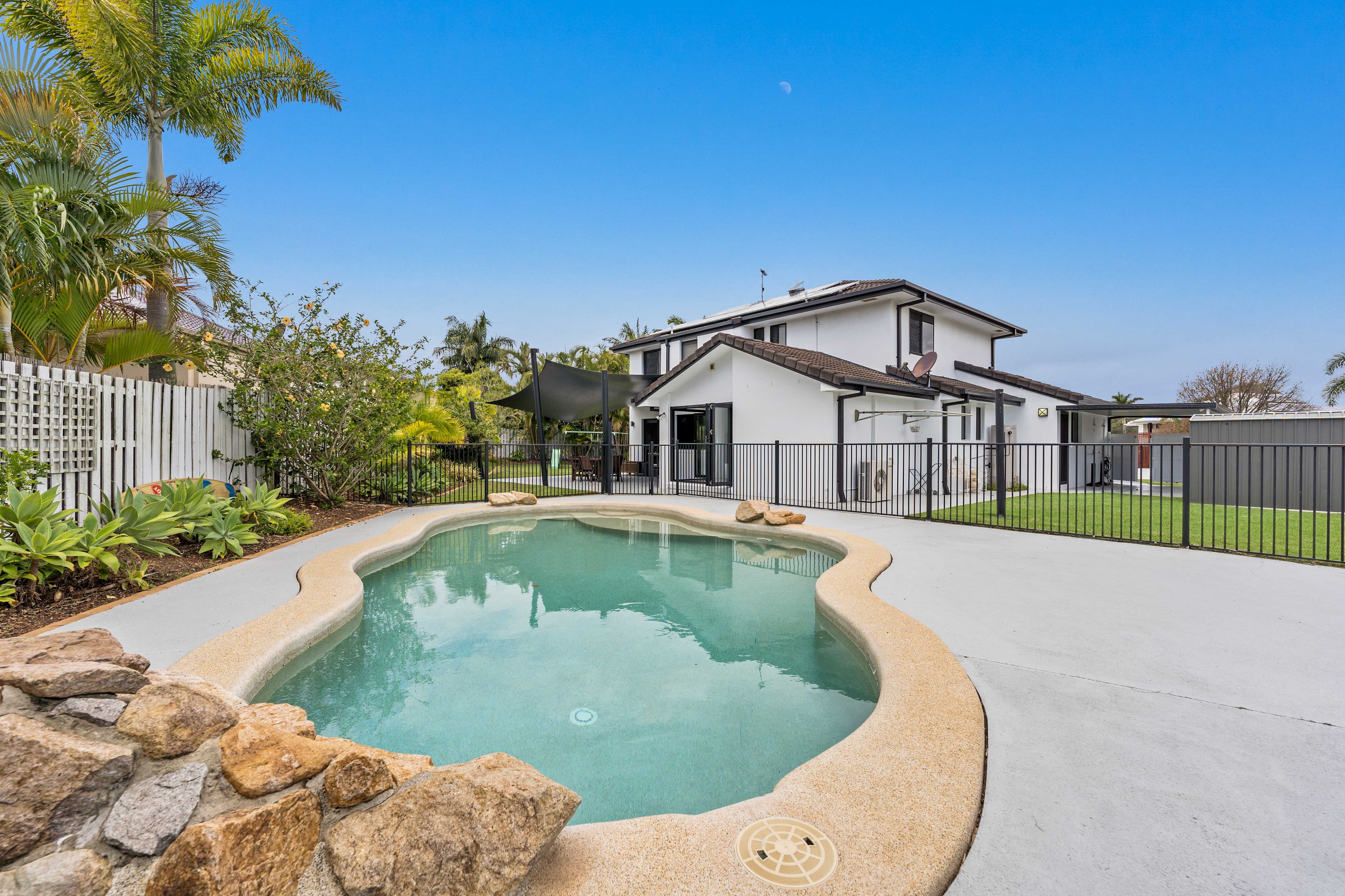 4 Tamarind Close, Thornlands, Thornlands - Thumbnail 2