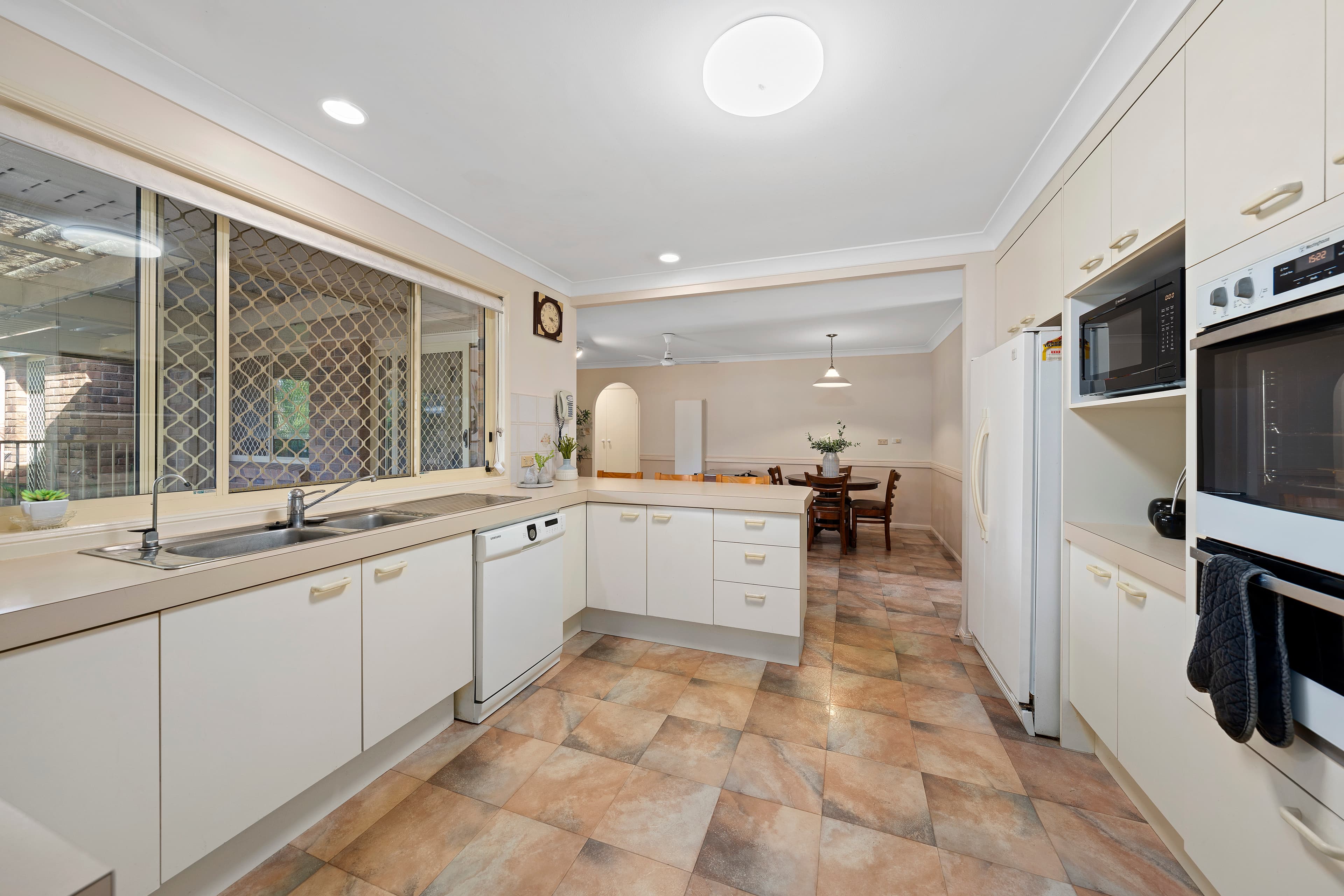10 Janelle Court, Wellington Point, Wellington Point - Thumbnail 4