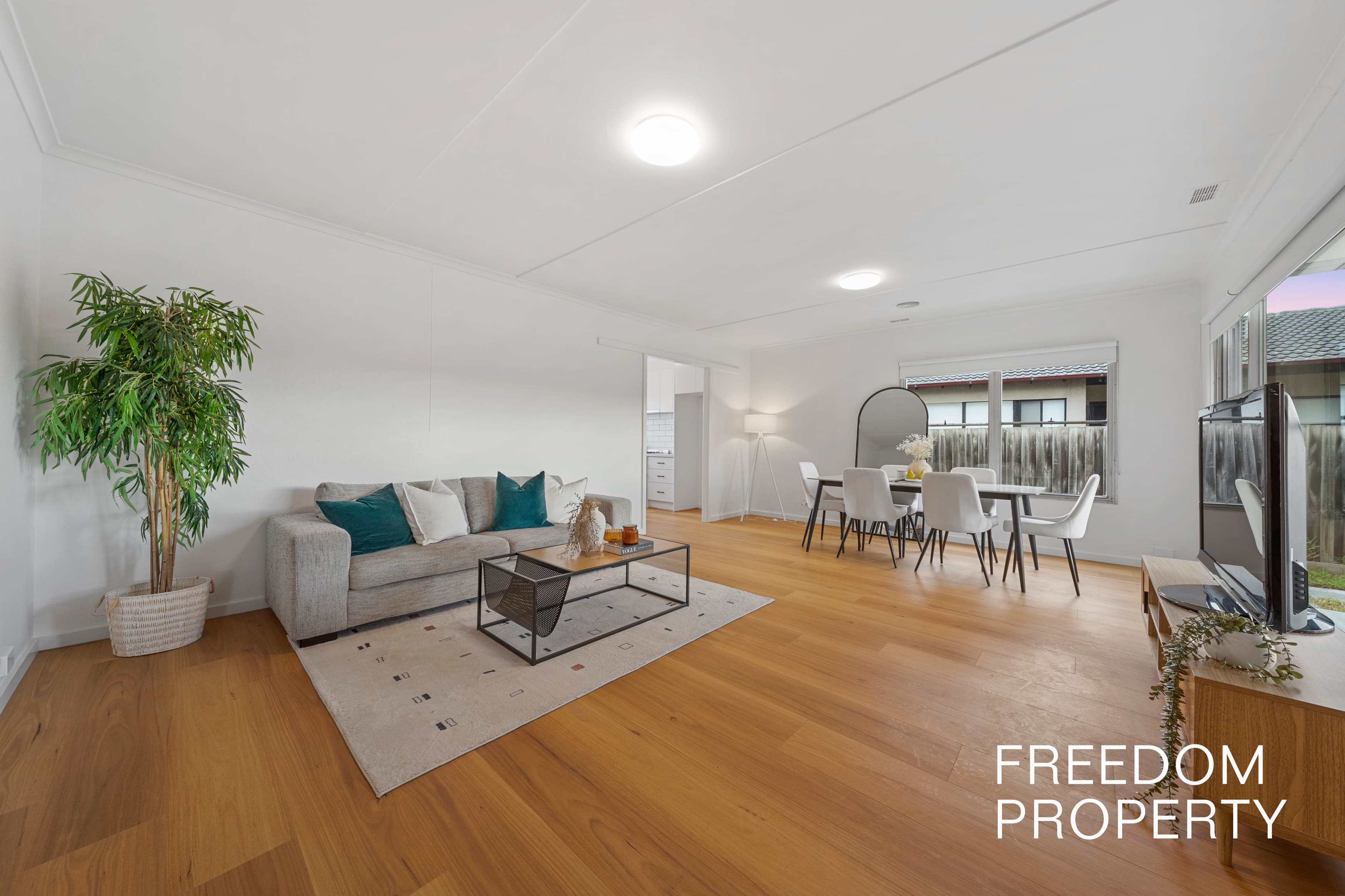 473 Barry Road, Dallas, Dallas - Thumbnail 2