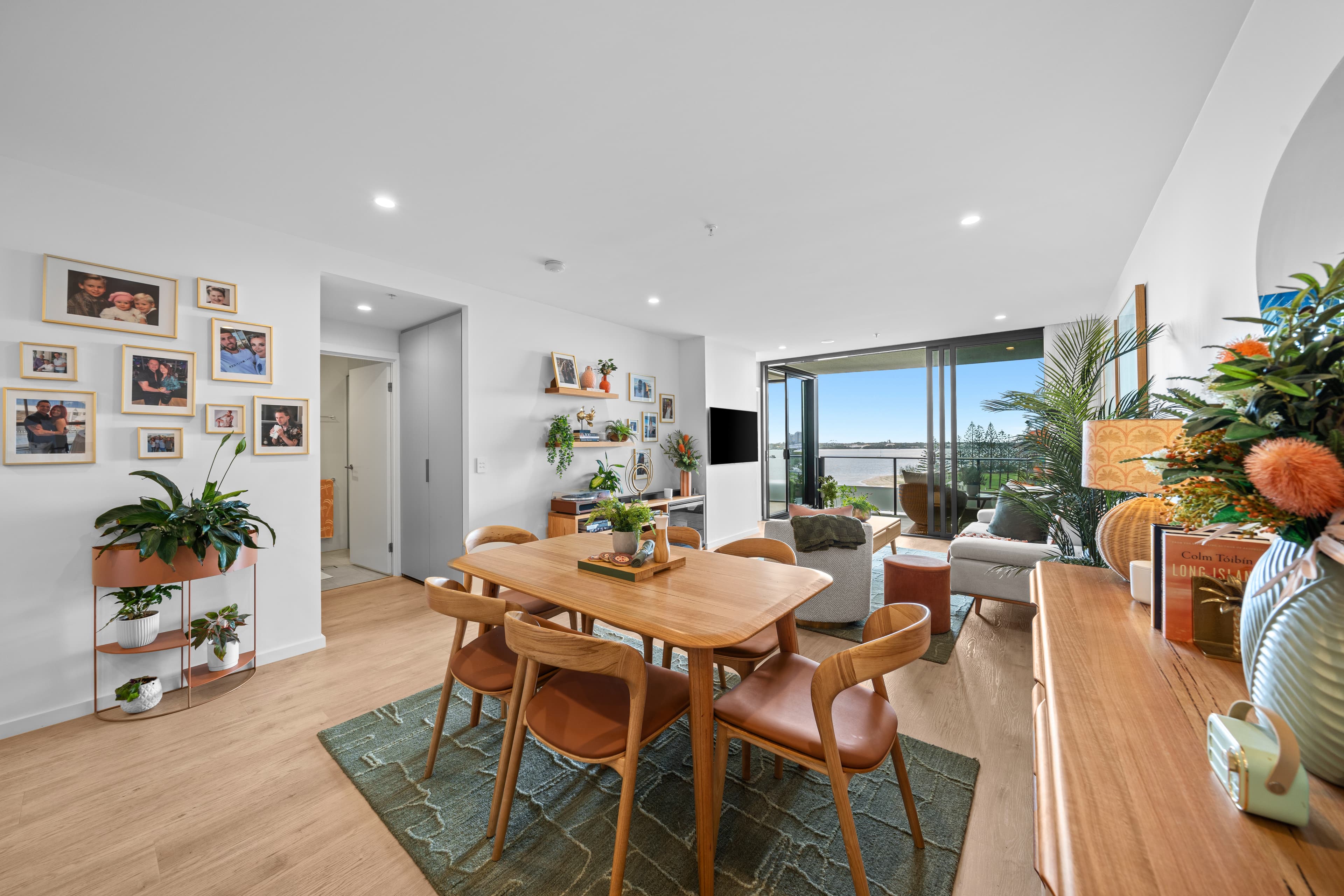 Unit 704/180 Marine Parade, Labrador, Labrador - Thumbnail 6