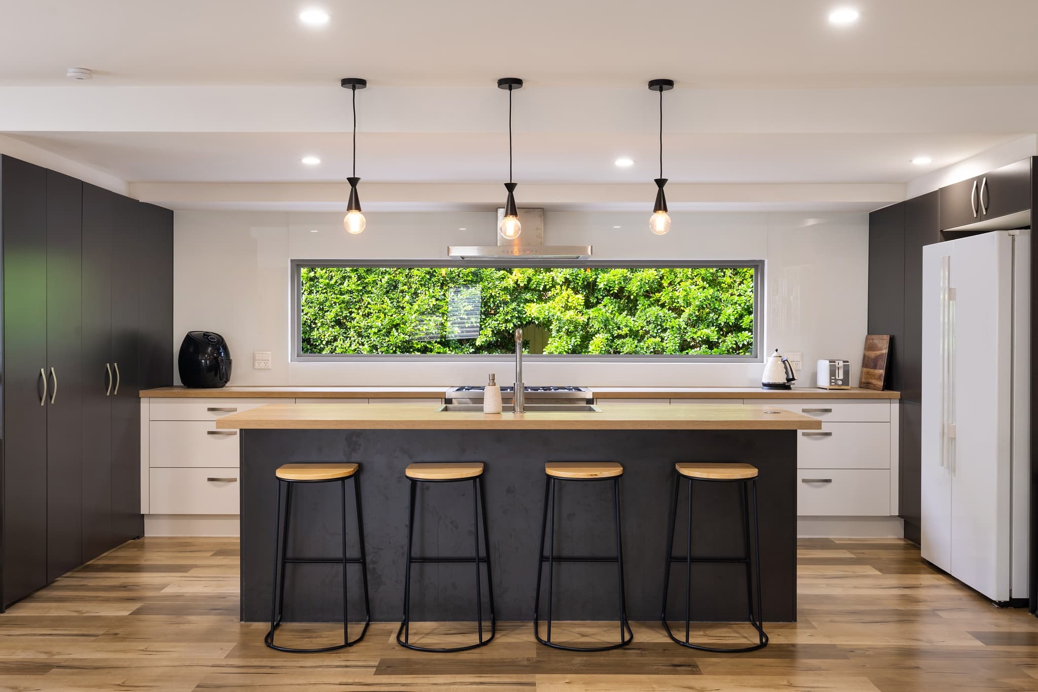 12 Fairsky Avenue, Mermaid Waters, Mermaid Waters - Thumbnail 4
