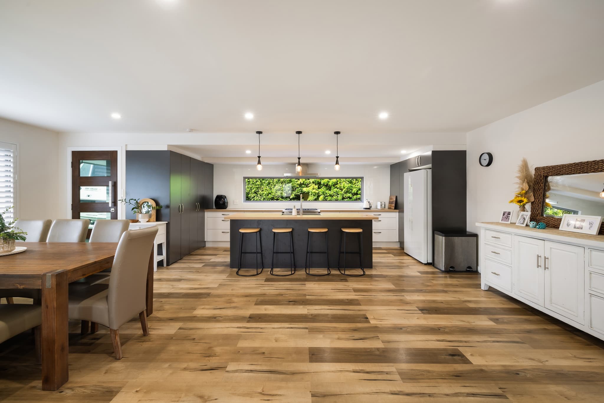 12 Fairsky Avenue, Mermaid Waters, Mermaid Waters - Thumbnail 3