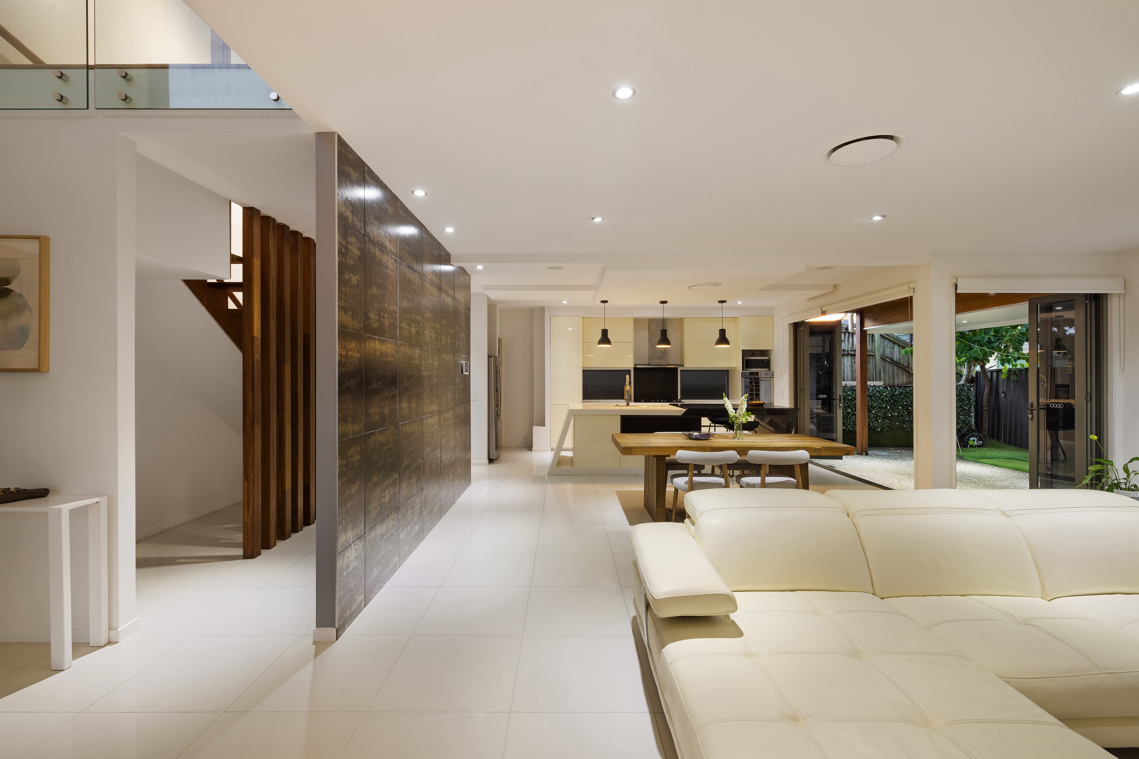 50 Alison Road, Carrara, Carrara - Thumbnail 4