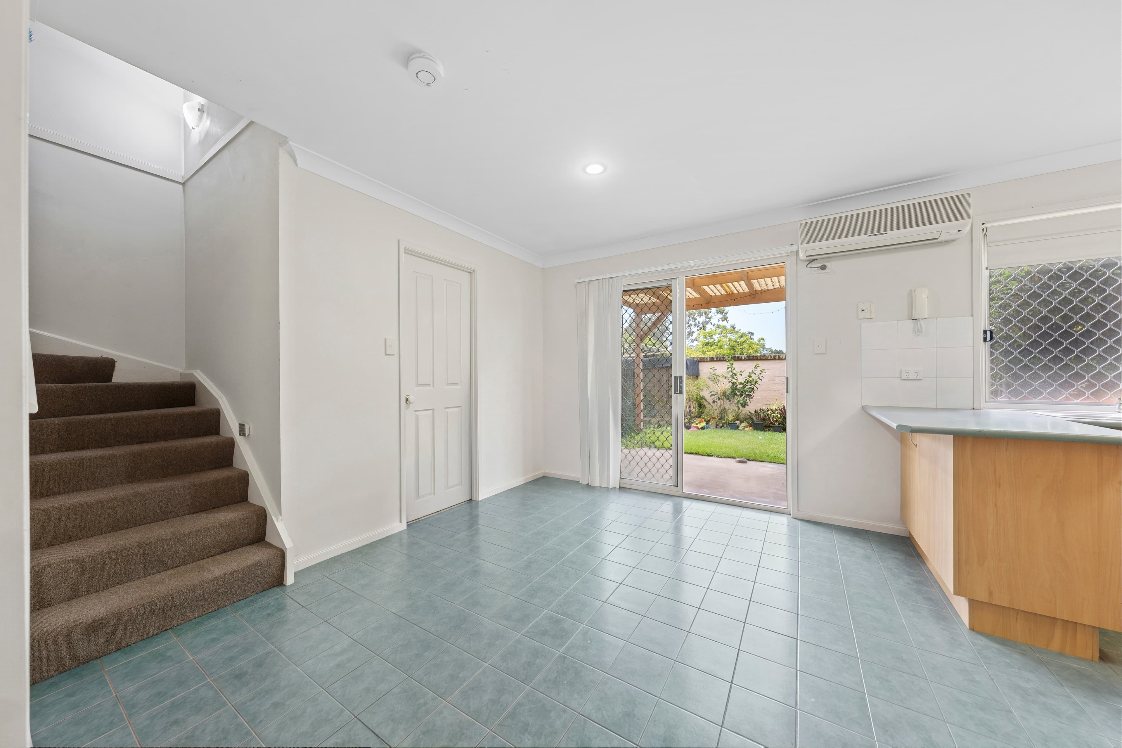 2/27 Camille Crescent, Wynnum West, Wynnum West - Thumbnail 3
