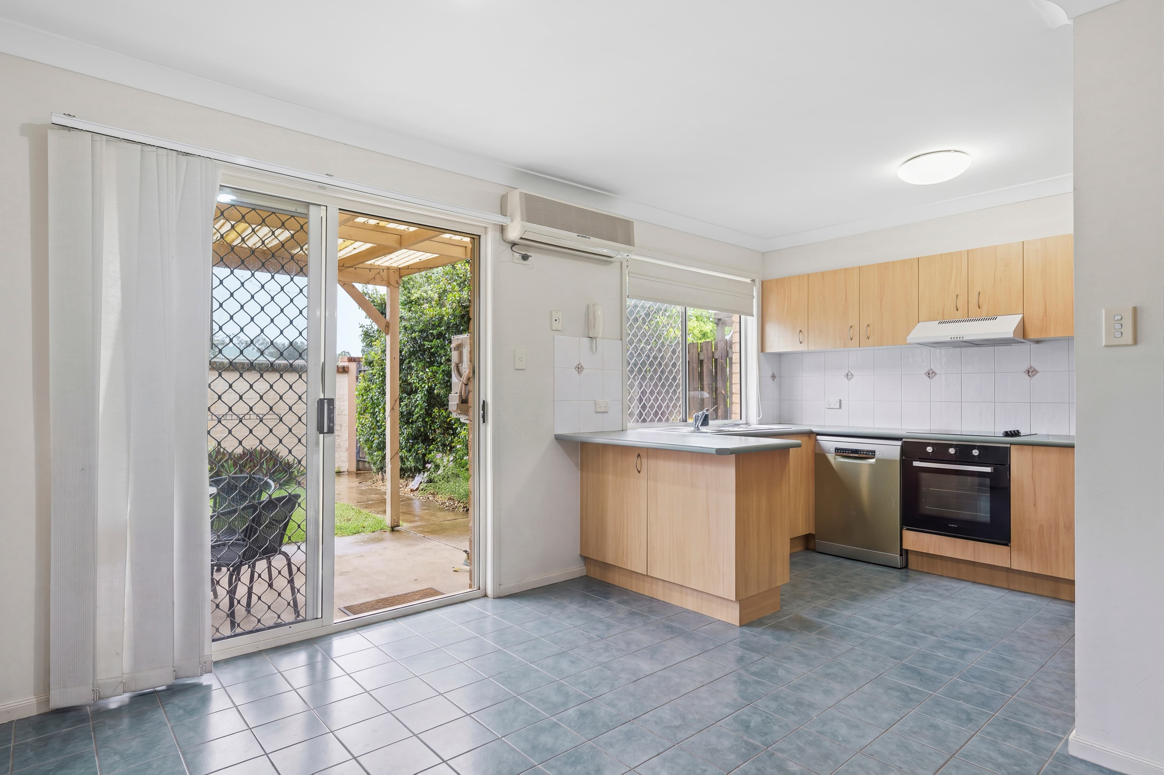 2/27 Camille Crescent, Wynnum West, Wynnum West - Thumbnail 4