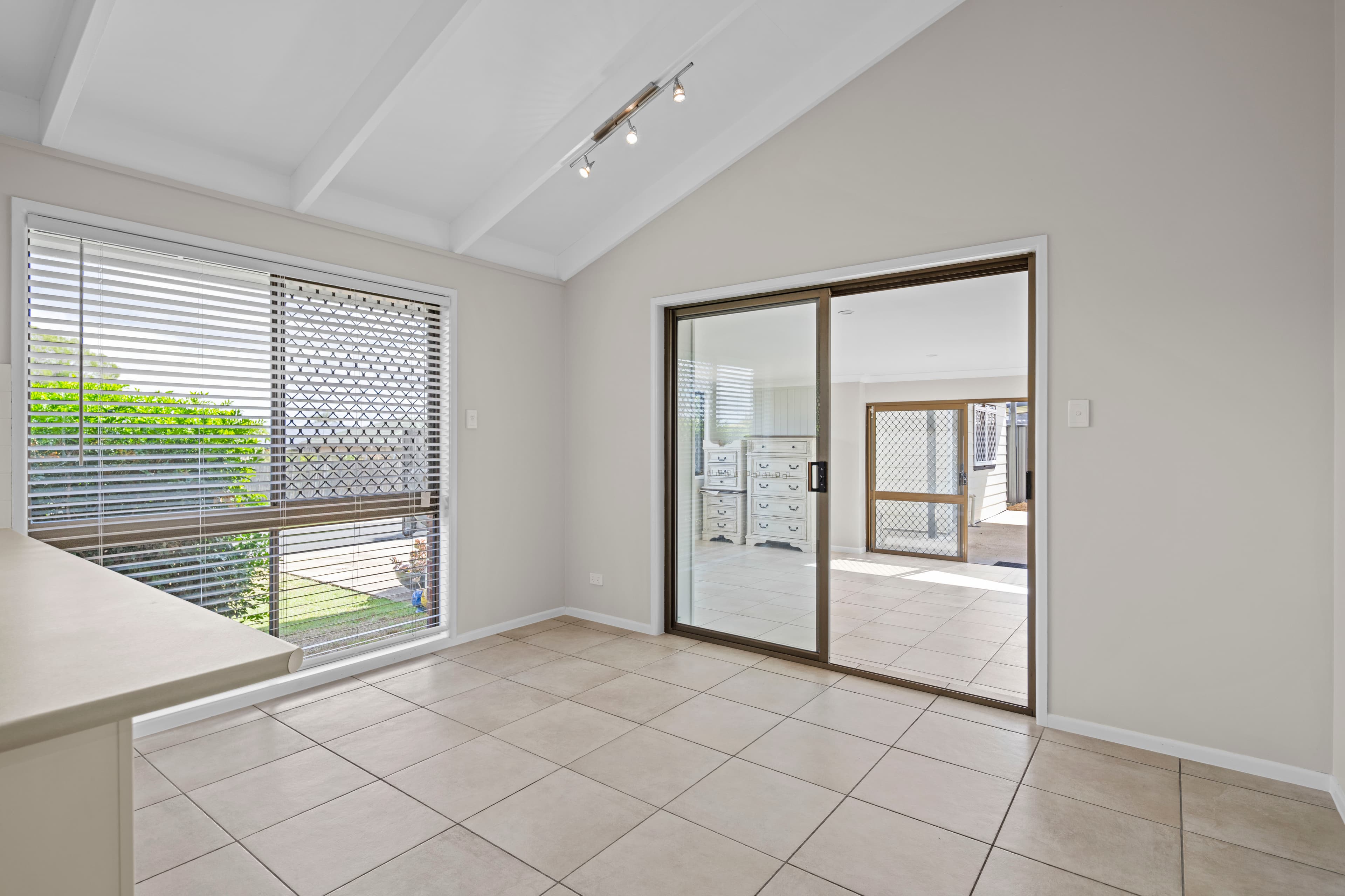 24 Hibiscus Street, Flinders View, Flinders View - Thumbnail 7