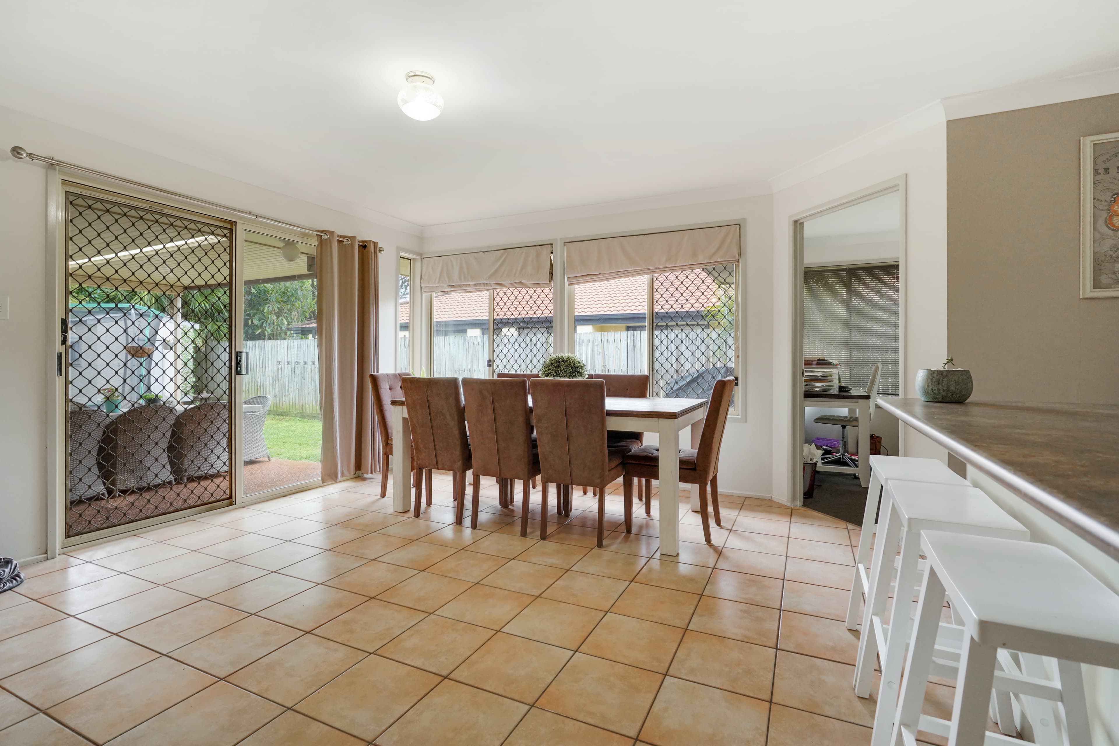 79 Carinyan Drive, Birkdale, Birkdale - Thumbnail 5