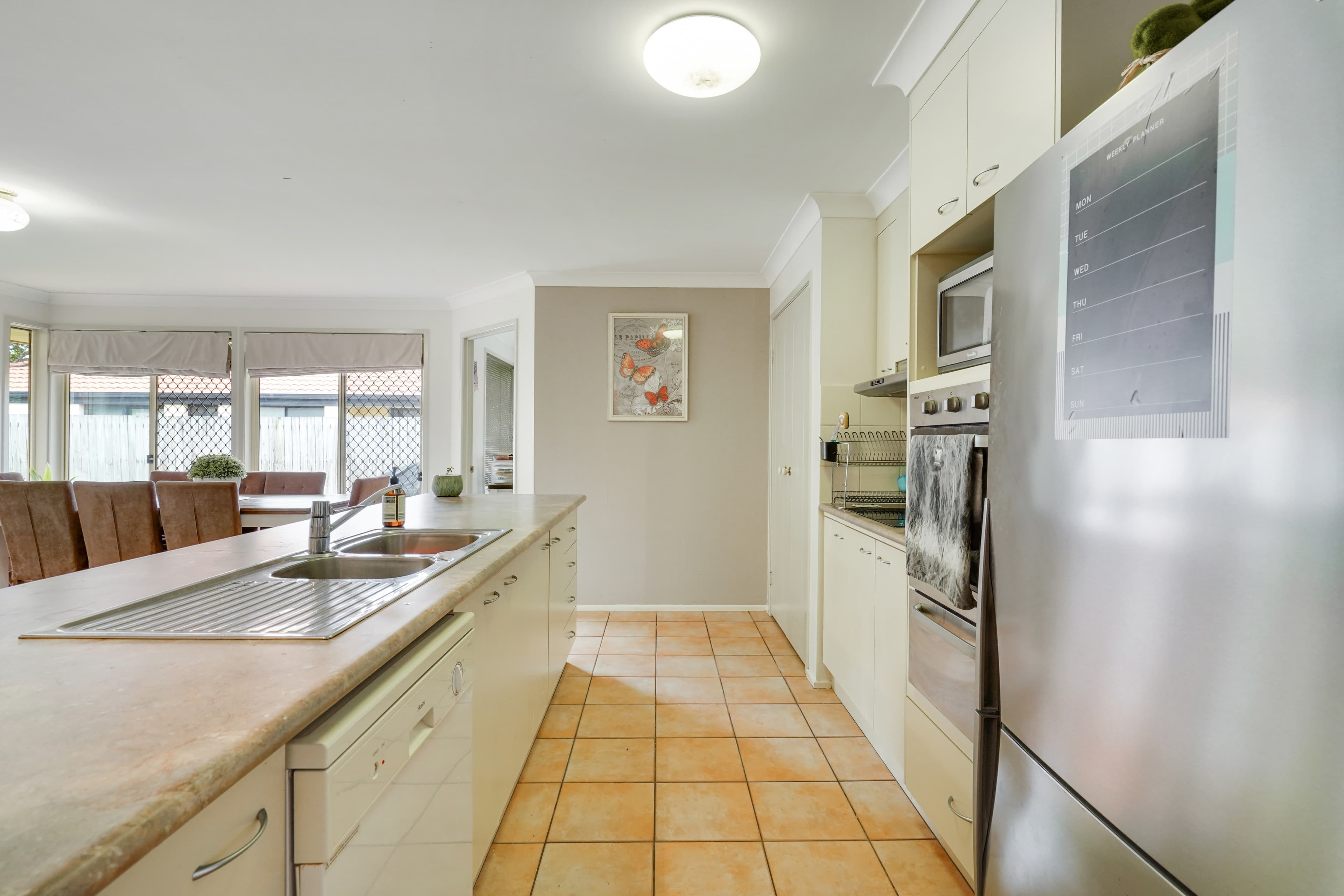 79 Carinyan Drive, Birkdale, Birkdale - Thumbnail 3