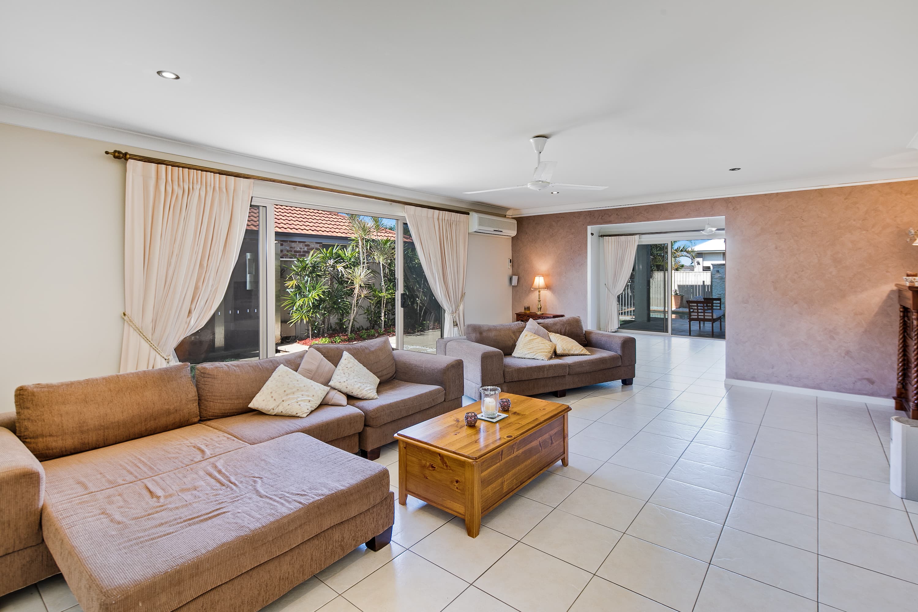 9 Seagrass Place, Redland Bay, Redland Bay - Thumbnail 2