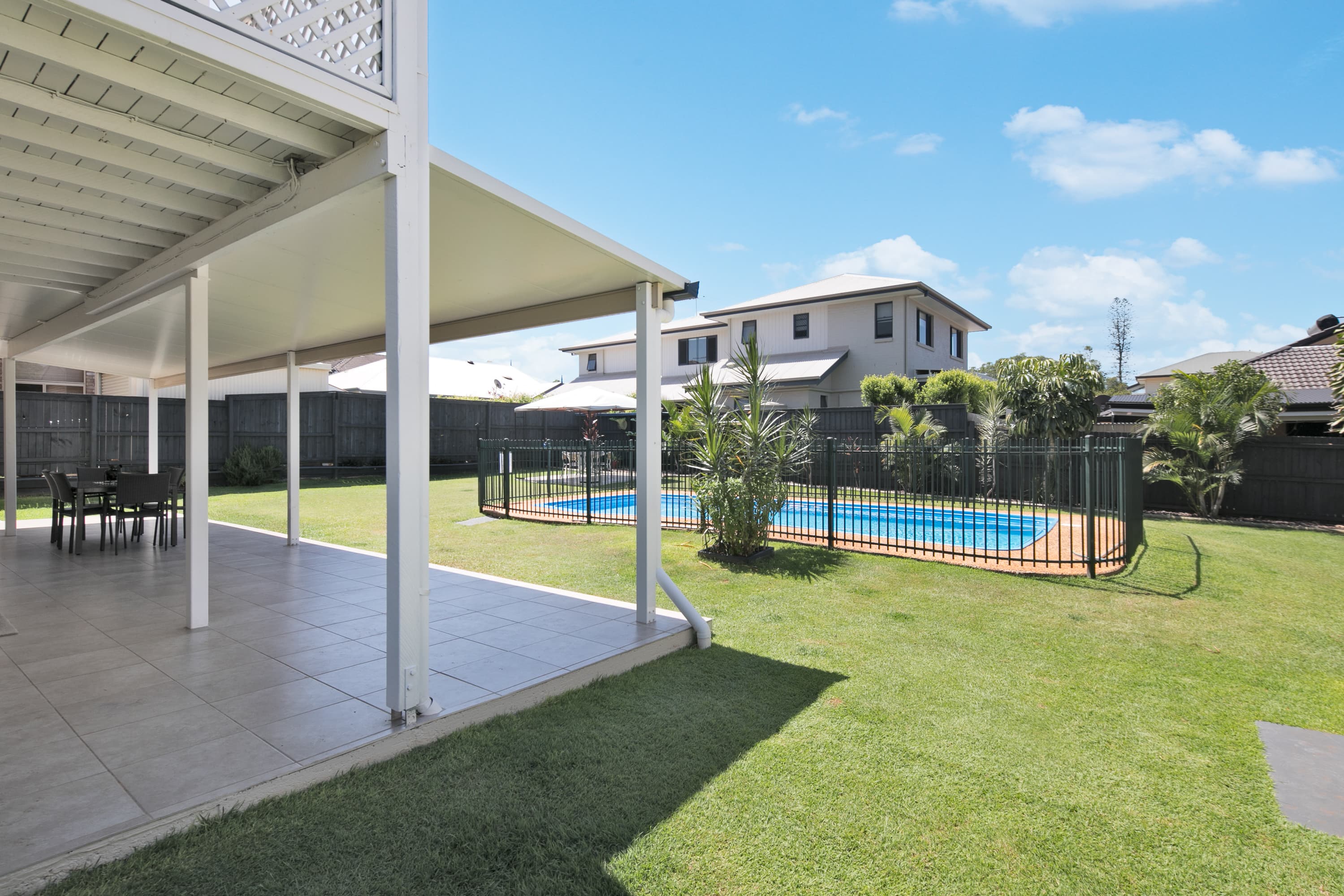 11 Waterford Crescent, Ormiston, Ormiston - Thumbnail 3