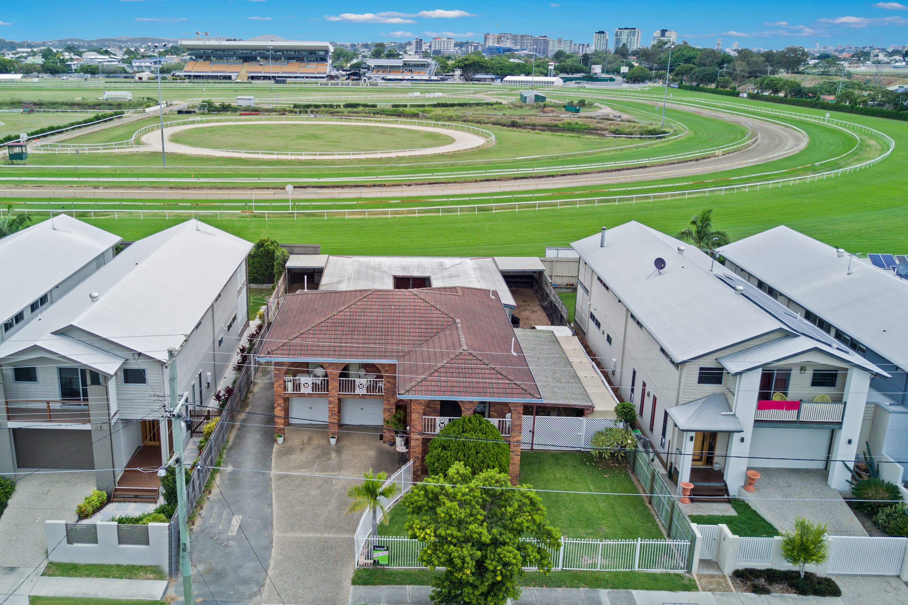 29 Raceview Avenue, Hendra, Hendra - Thumbnail 5