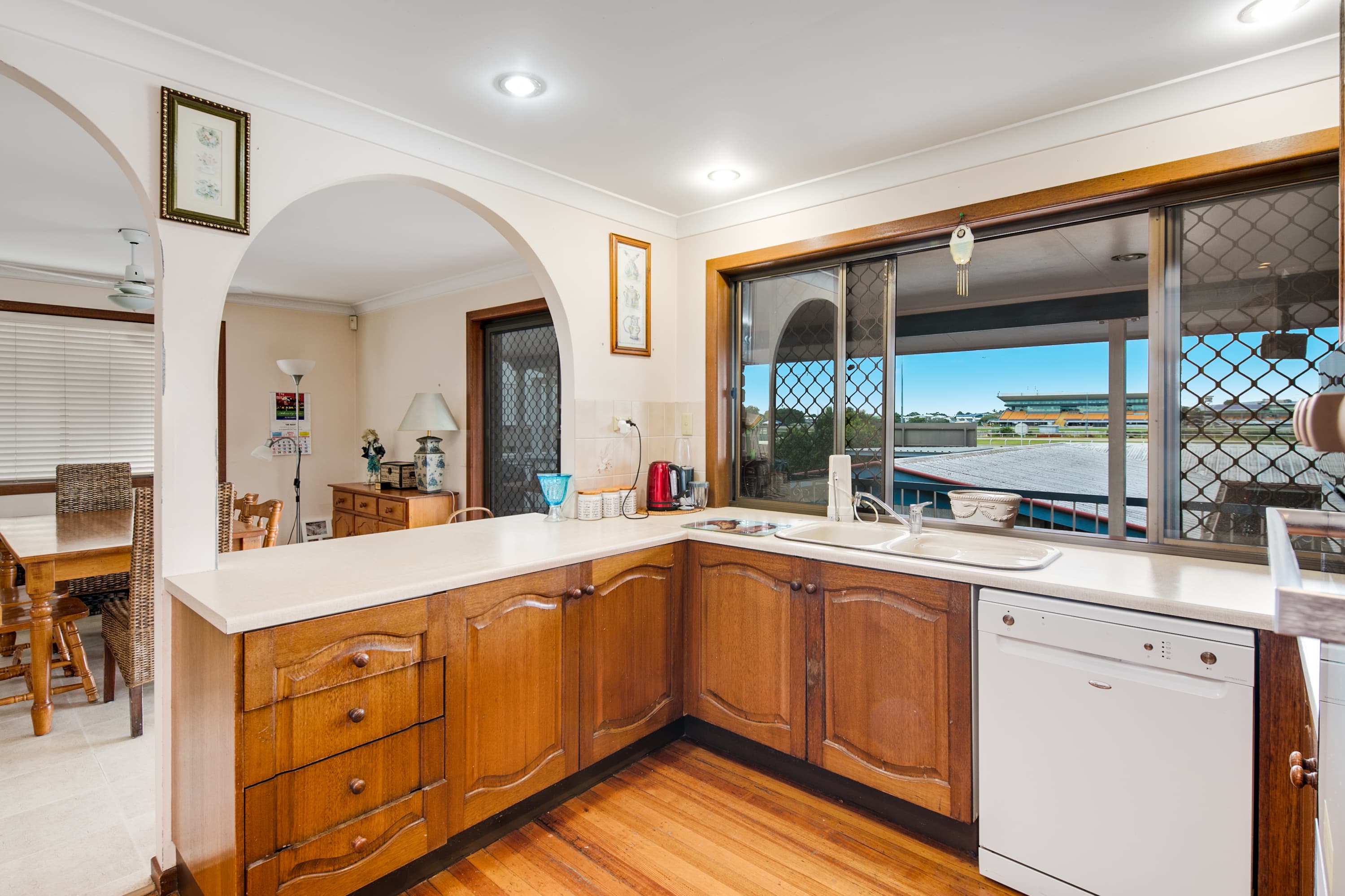 29 Raceview Avenue, Hendra, Hendra - Thumbnail 8
