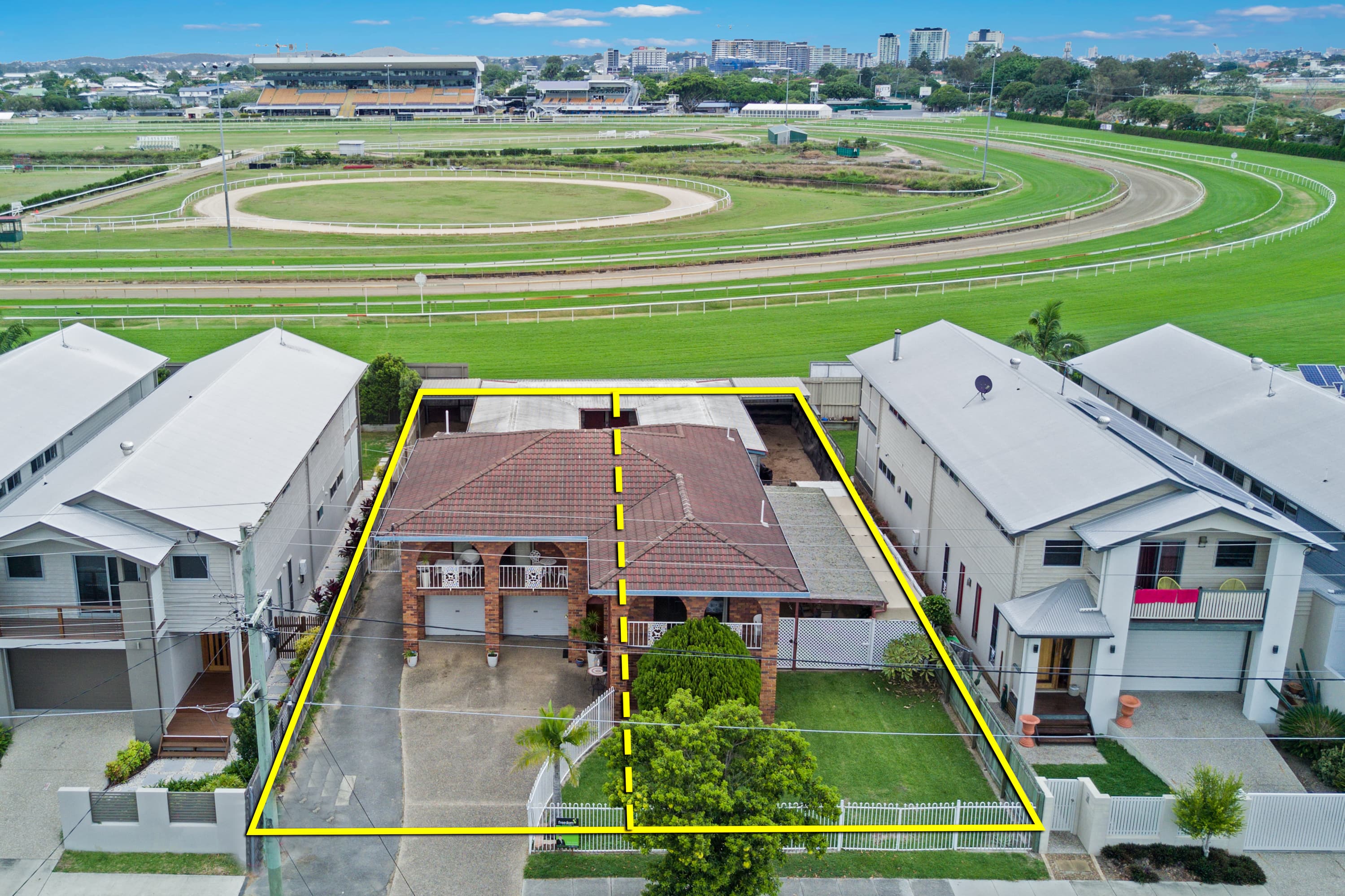 29 Raceview Avenue, Hendra, Hendra - Image 1