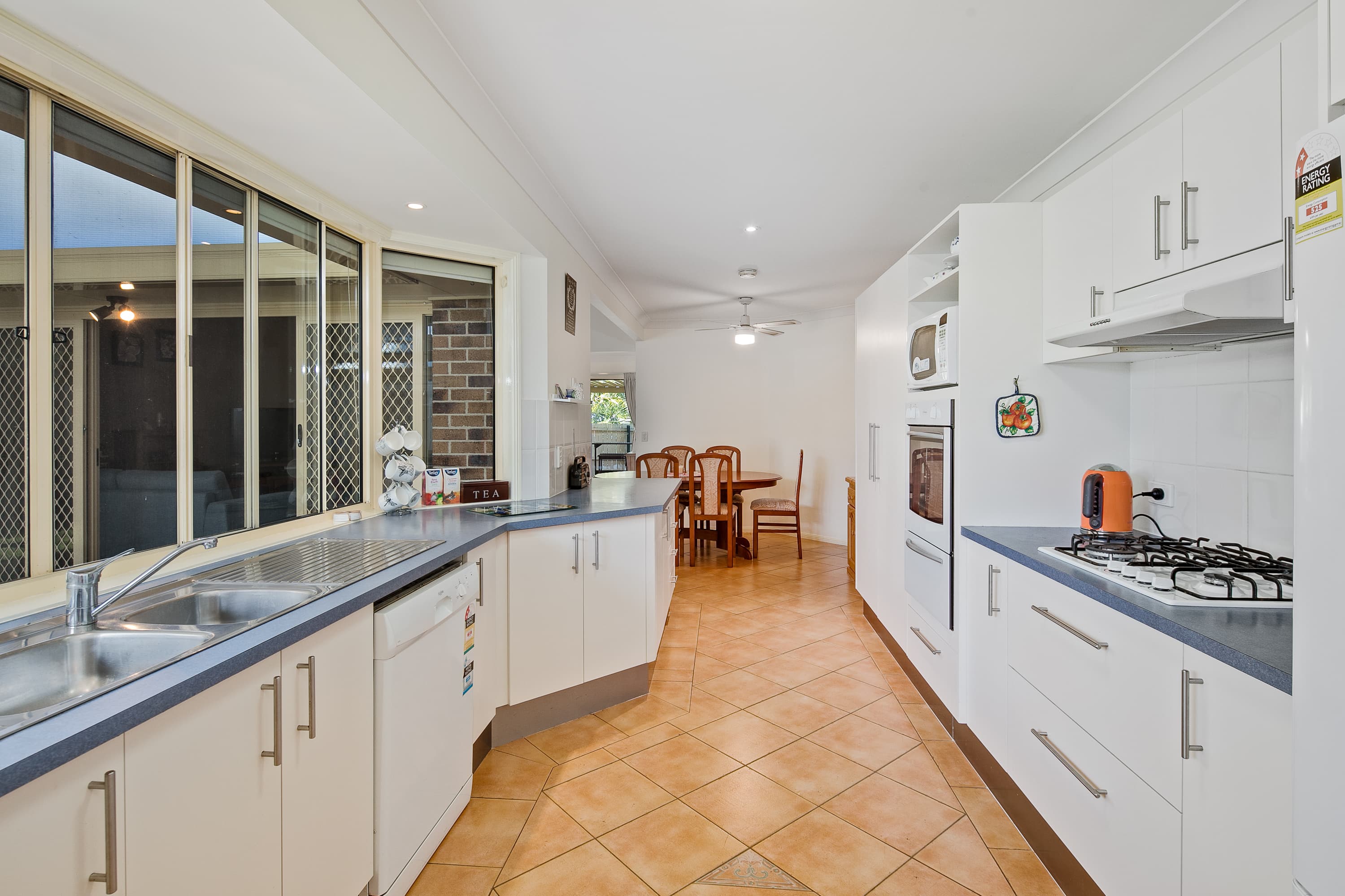 4 Rosewood Street, Birkdale, Birkdale - Thumbnail 2