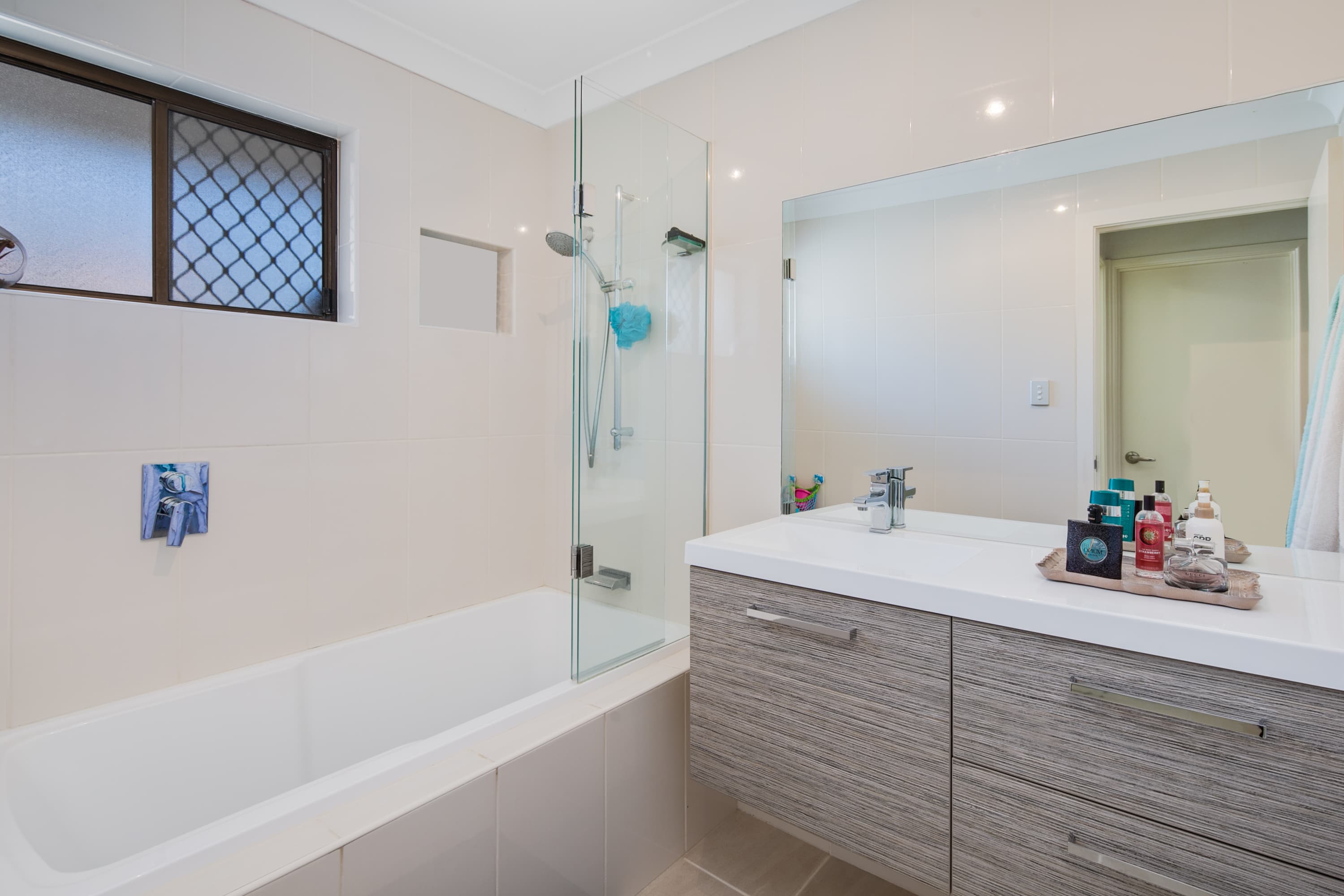 4 Sunnybay Drive, Birkdale, Birkdale - Thumbnail 2