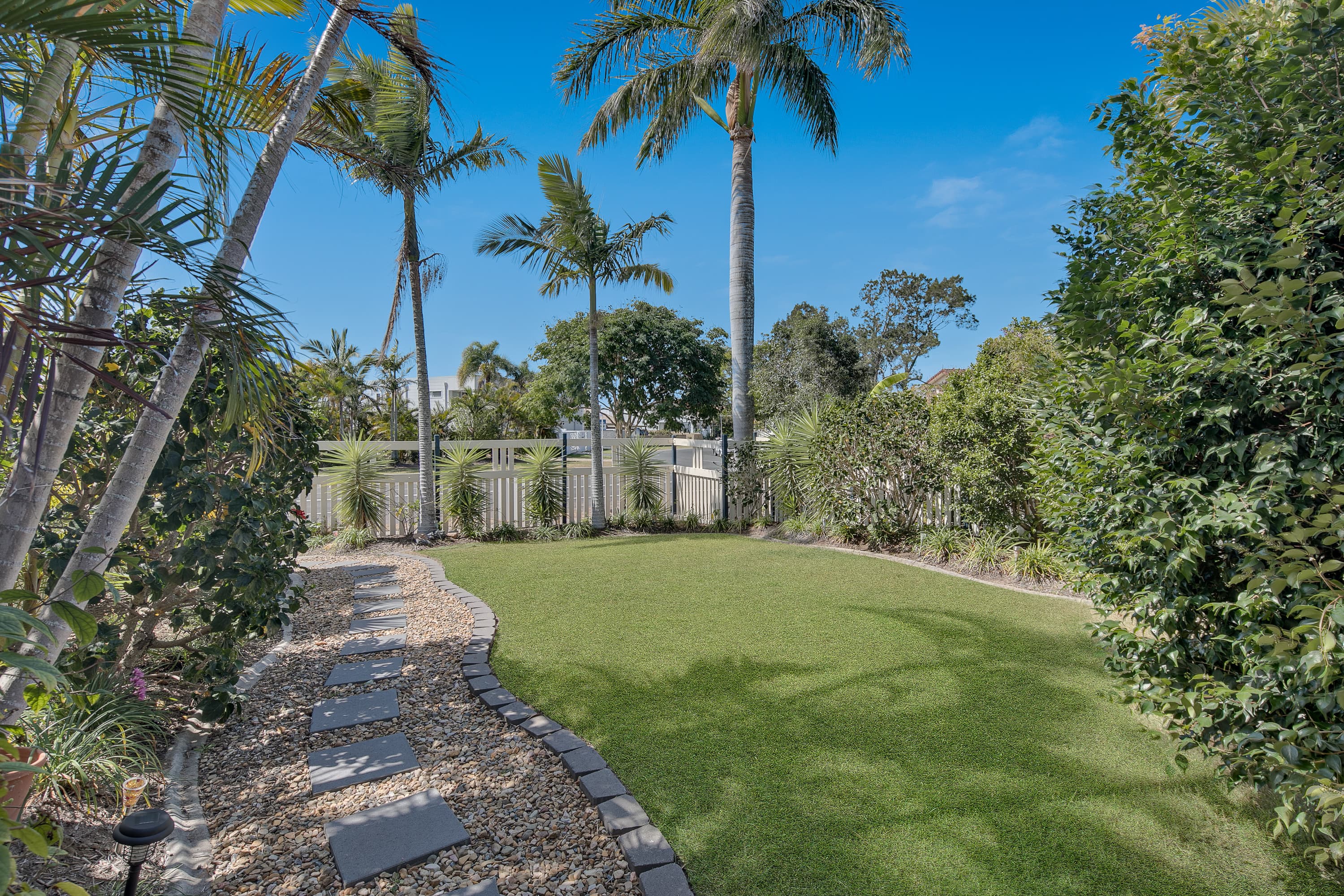 5/14-22 Mary Pleasant Drive, Birkdale, Birkdale - Thumbnail 2