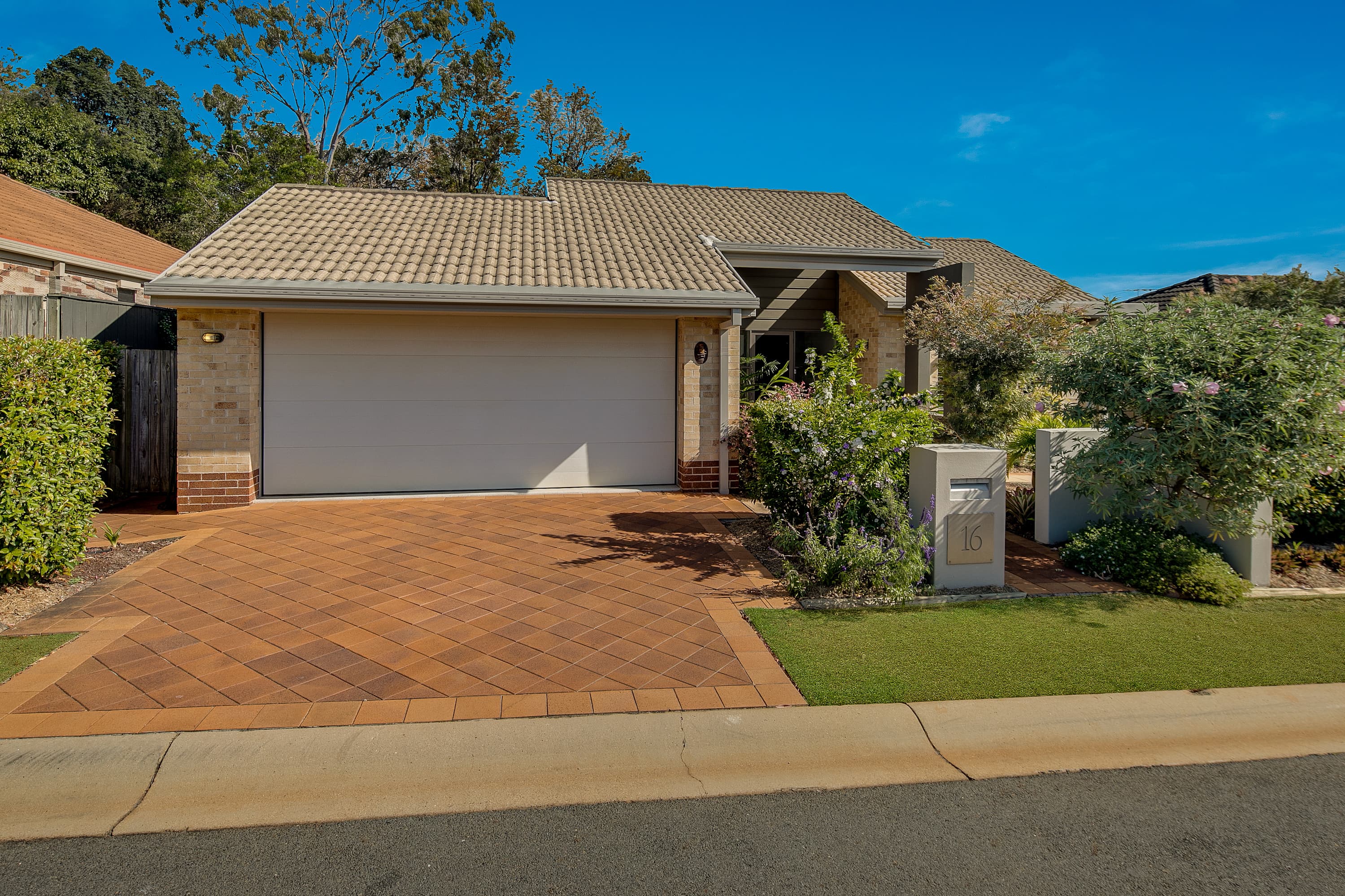 16/130 Gordon Street, Ormiston, Ormiston - Image 1