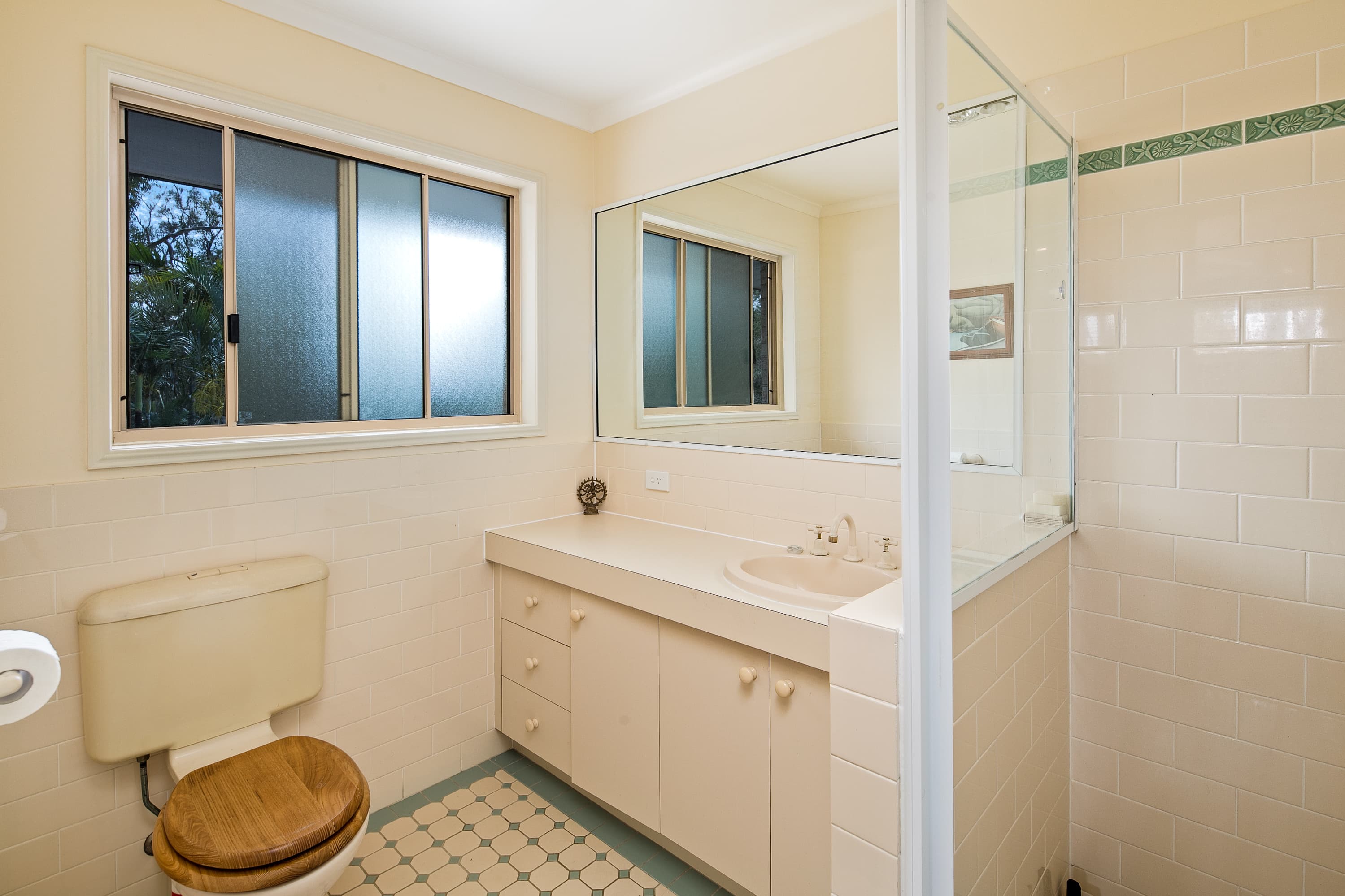 2 Blackthorne Street, Ormiston, Ormiston - Thumbnail 2