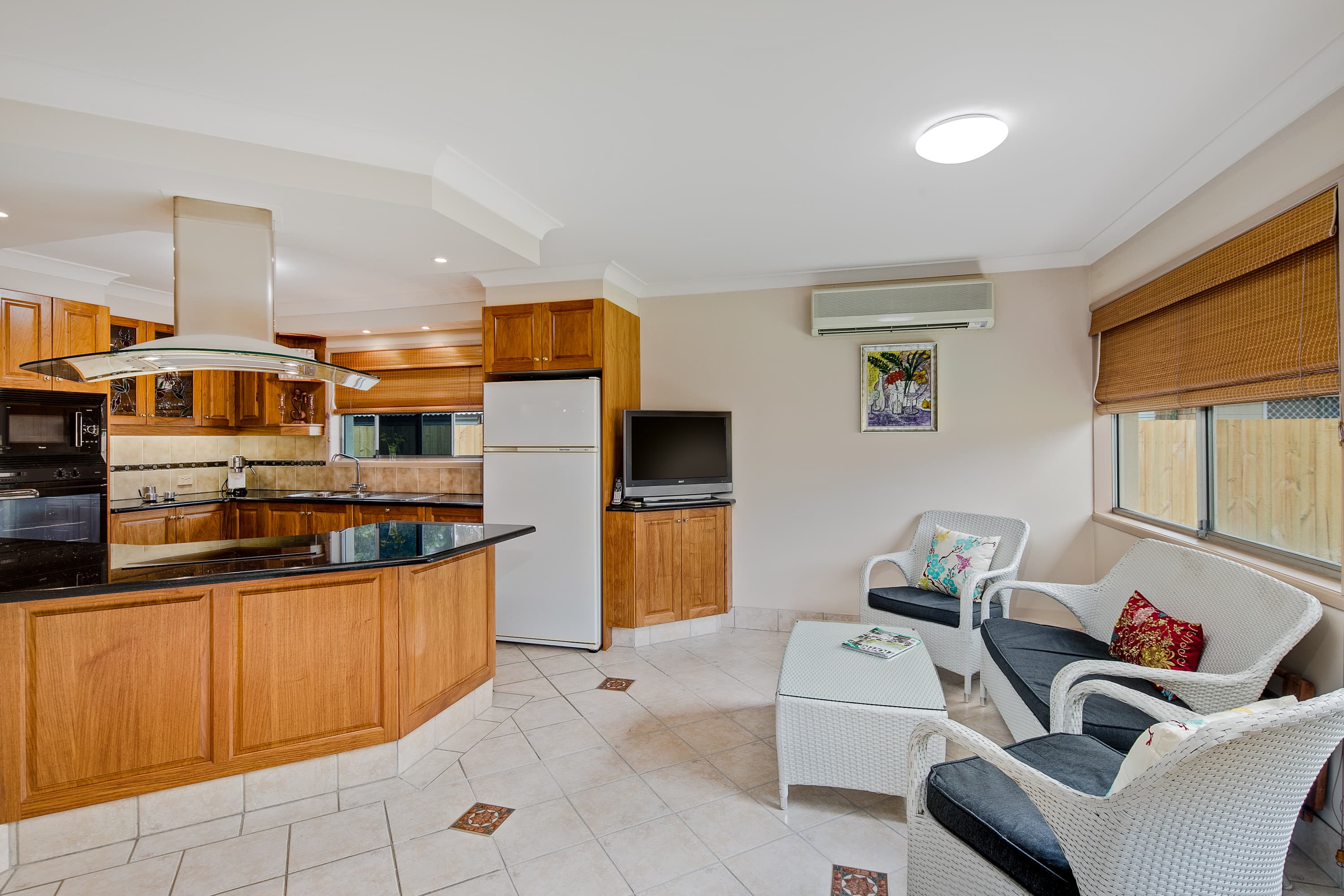 37 Stradbroke Street, Redland Bay, Redland Bay - Thumbnail 4