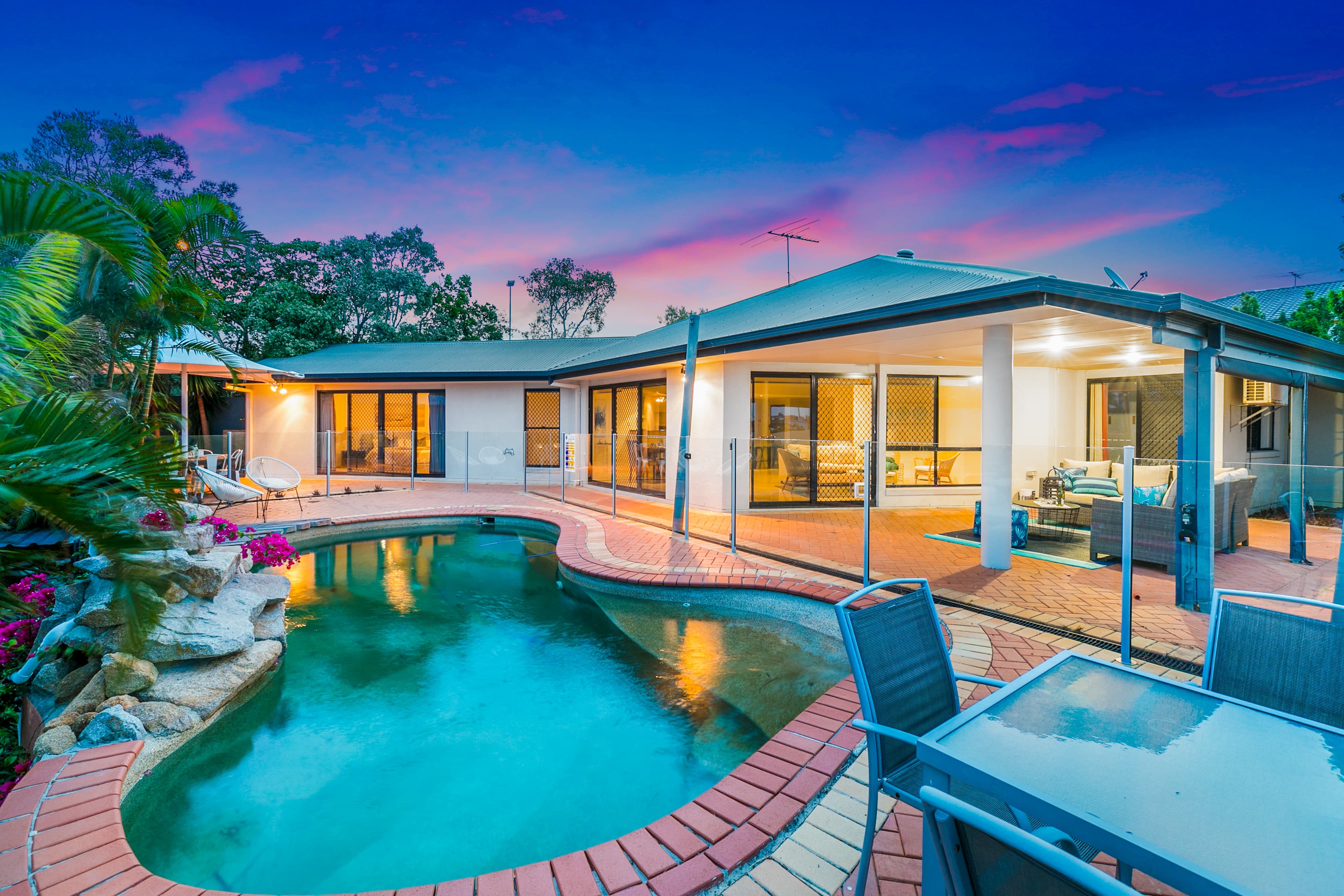 1 Sternlight Court, Raby Bay, Raby Bay - Image 1