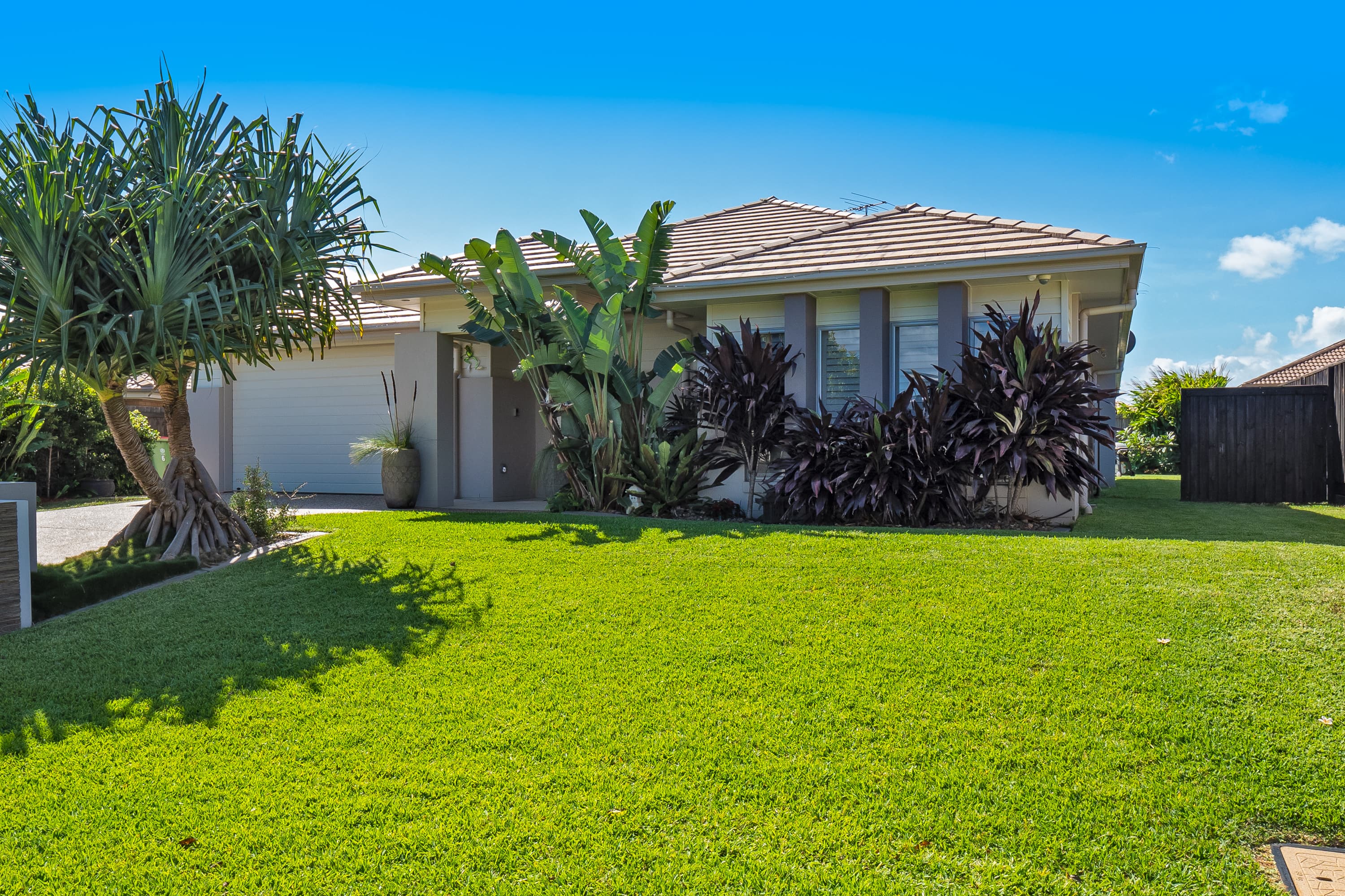 6 Daly Place, Redland Bay, Redland Bay - Image 1