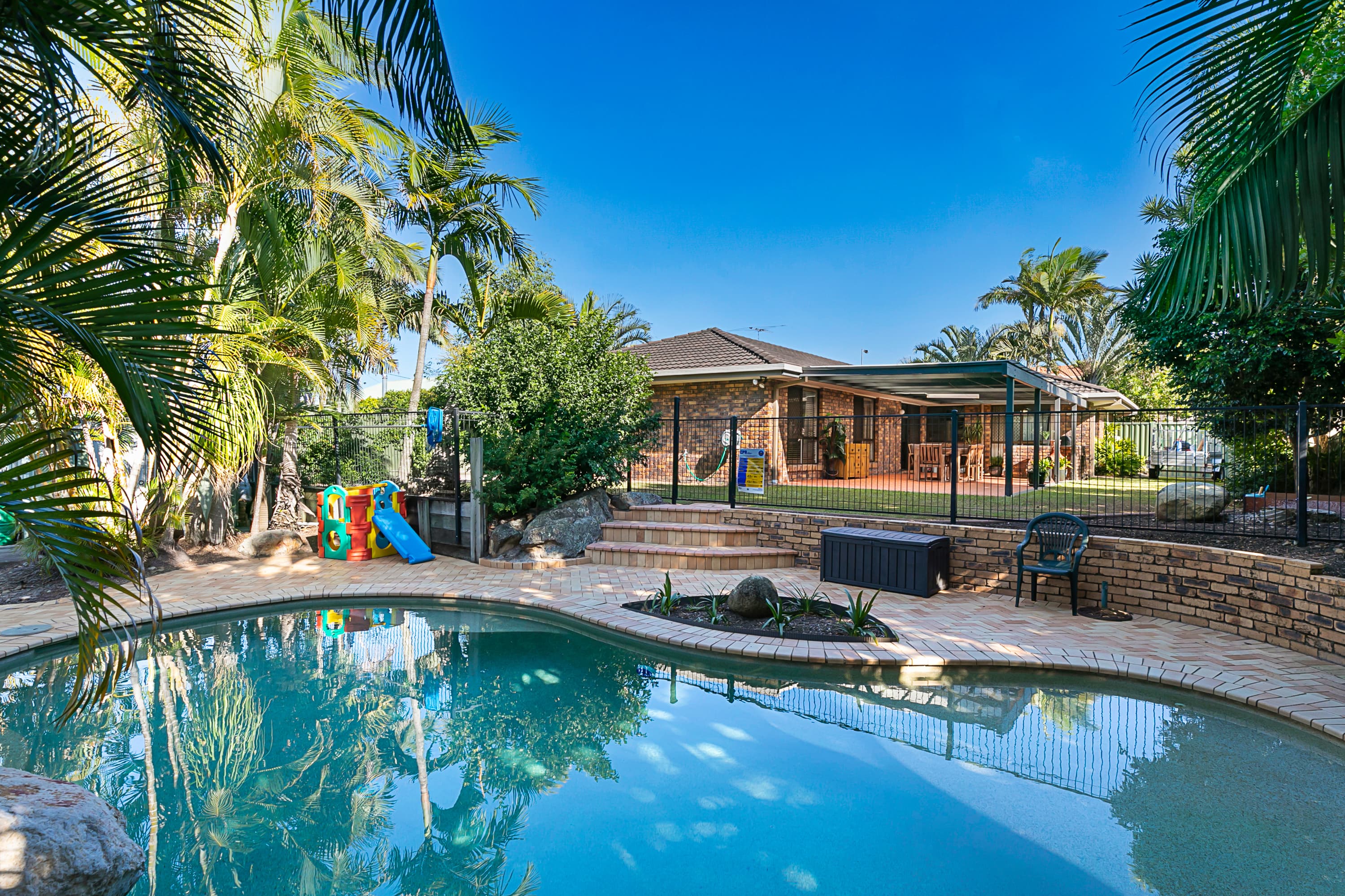 2 Song Place, Birkdale, Birkdale - Image 1