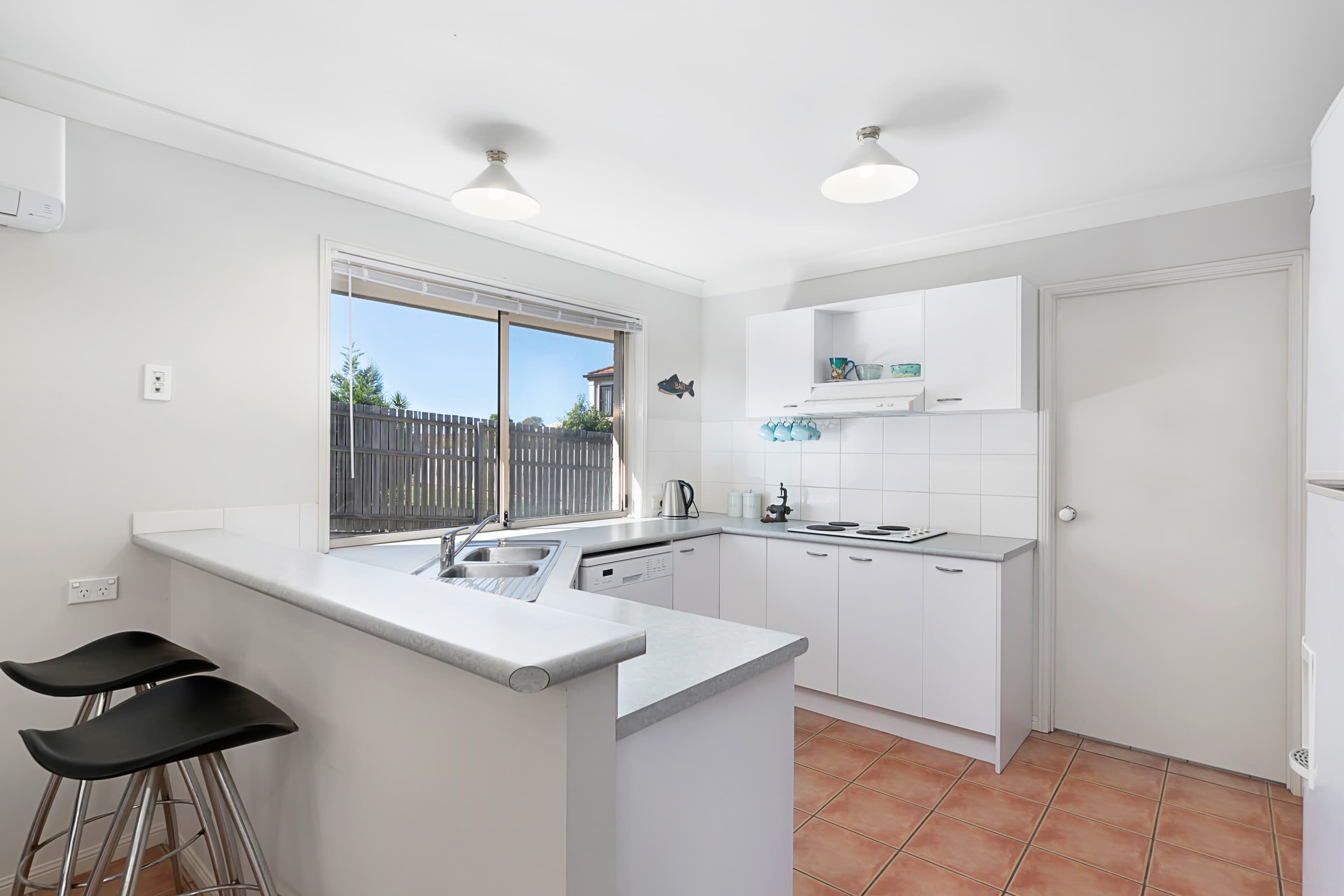 15 Mornington Court, Wellington Point, Wellington Point - Thumbnail 3