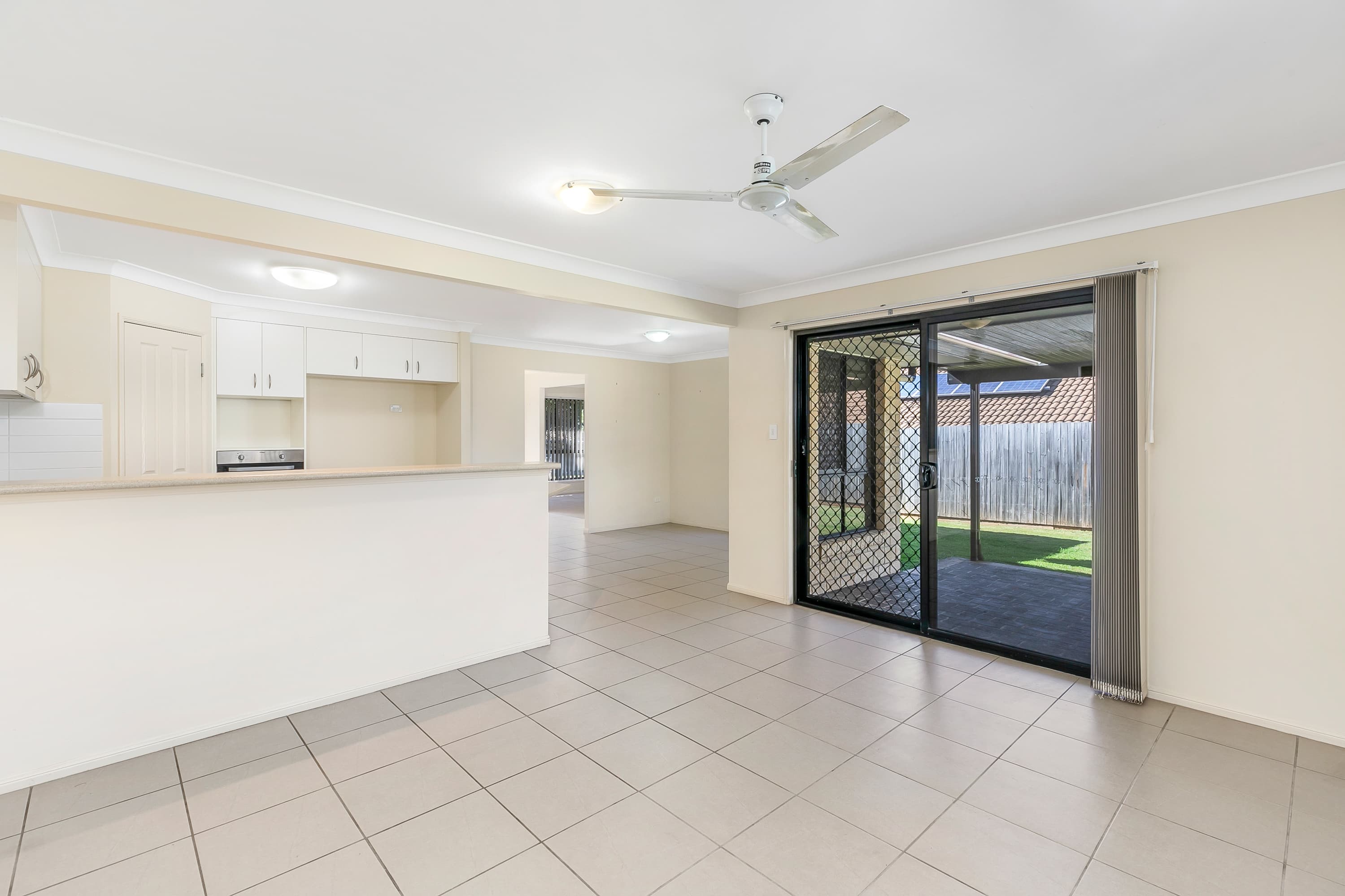 10 Dory Close, Redland Bay, Redland Bay - Thumbnail 3