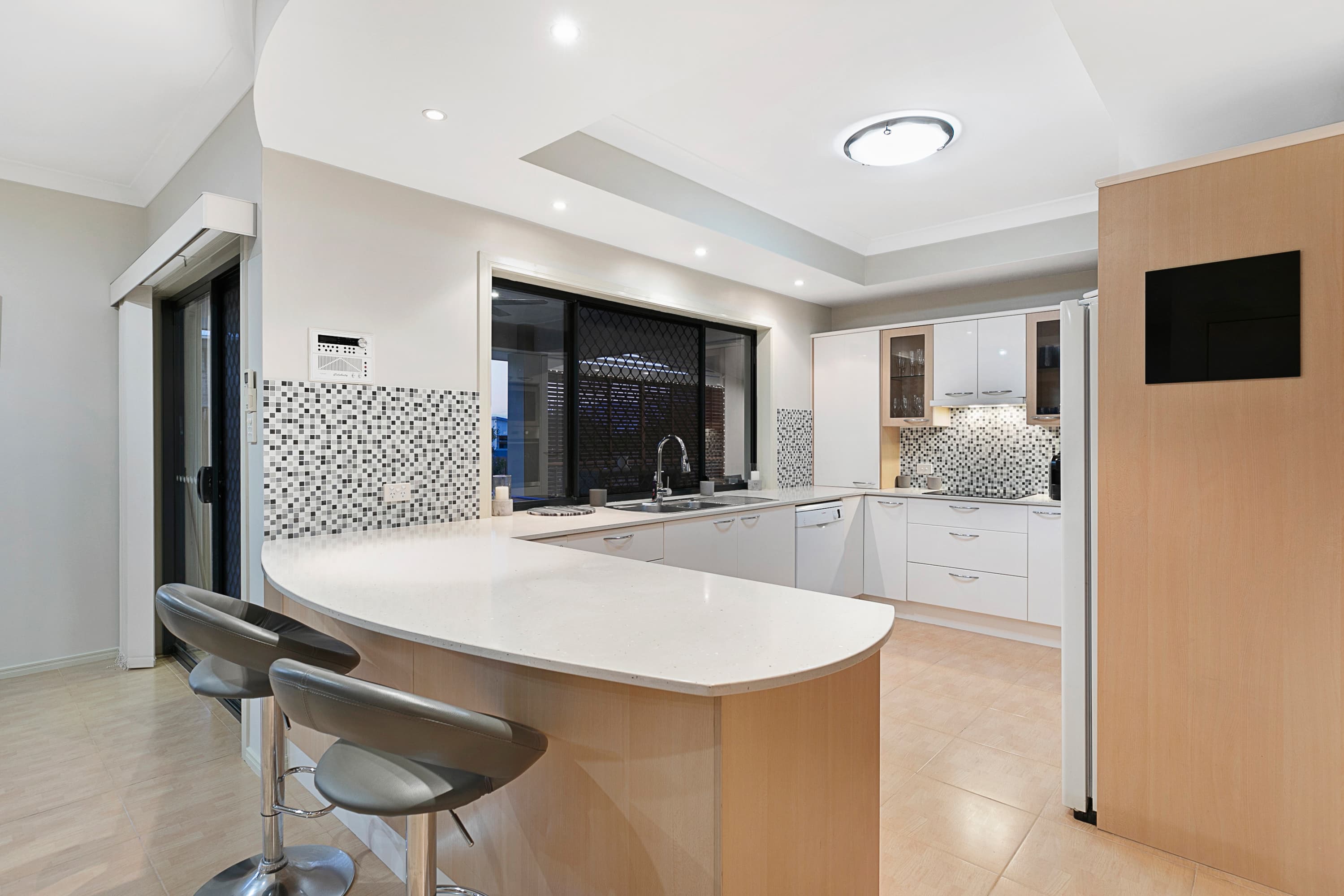 9 Orpheus Place, Redland Bay, Redland Bay - Thumbnail 4