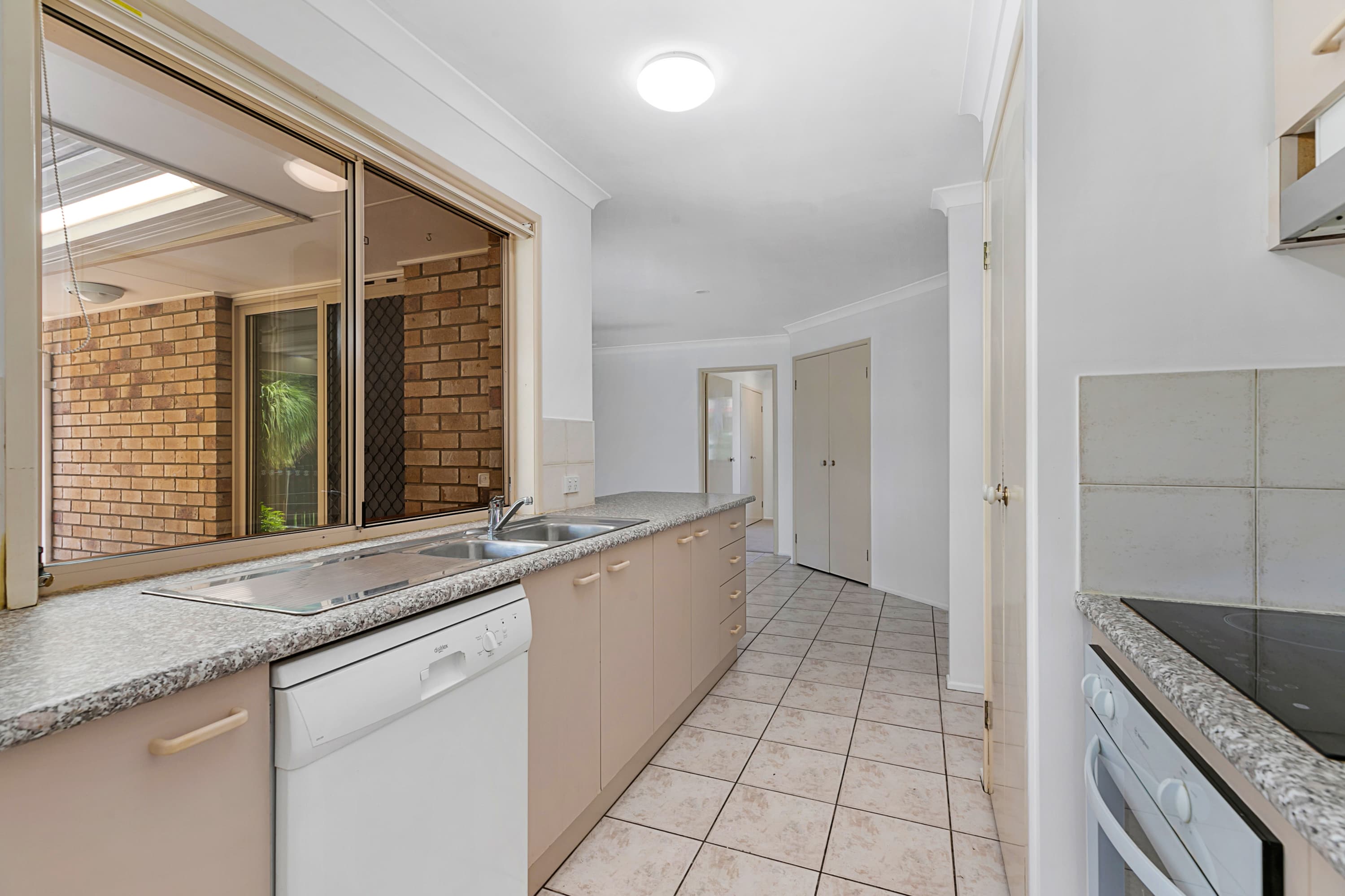48 Ashwood Circuit, Birkdale, Birkdale - Thumbnail 3