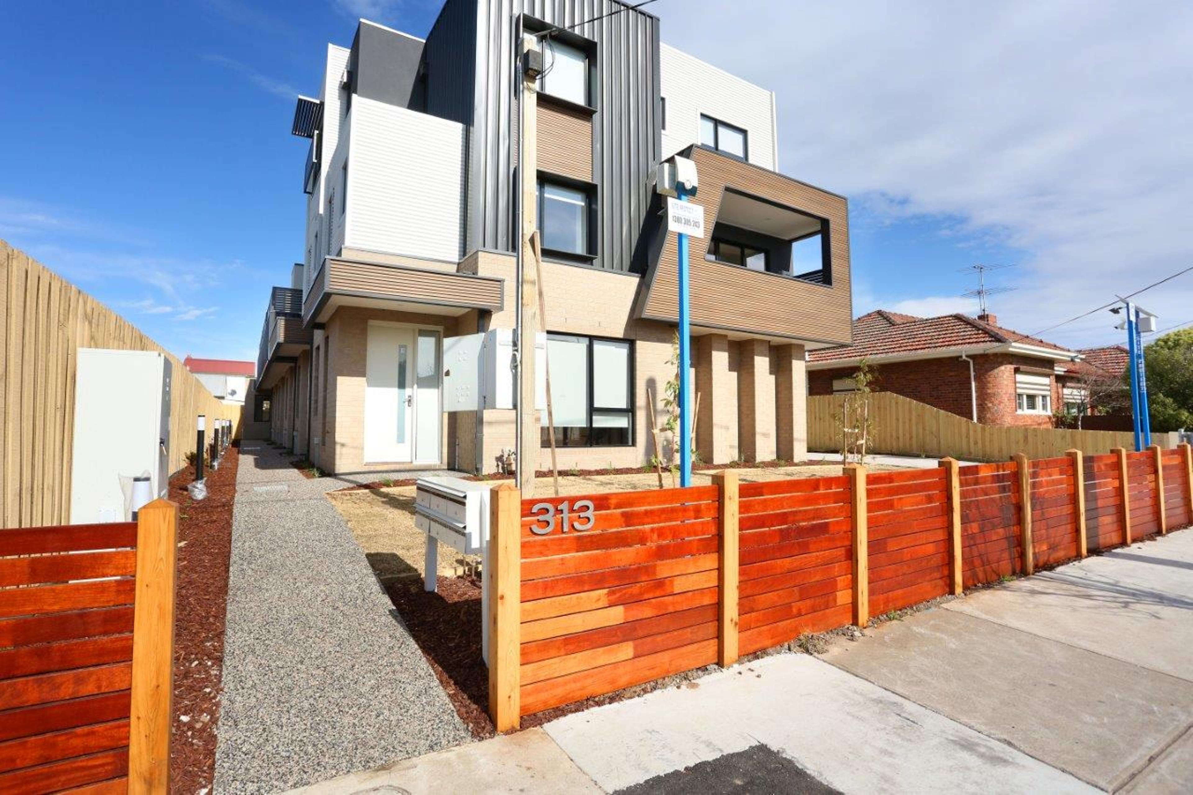 2/313 Bell Street, Pascoe Vale South, Pascoe Vale South - Image 1