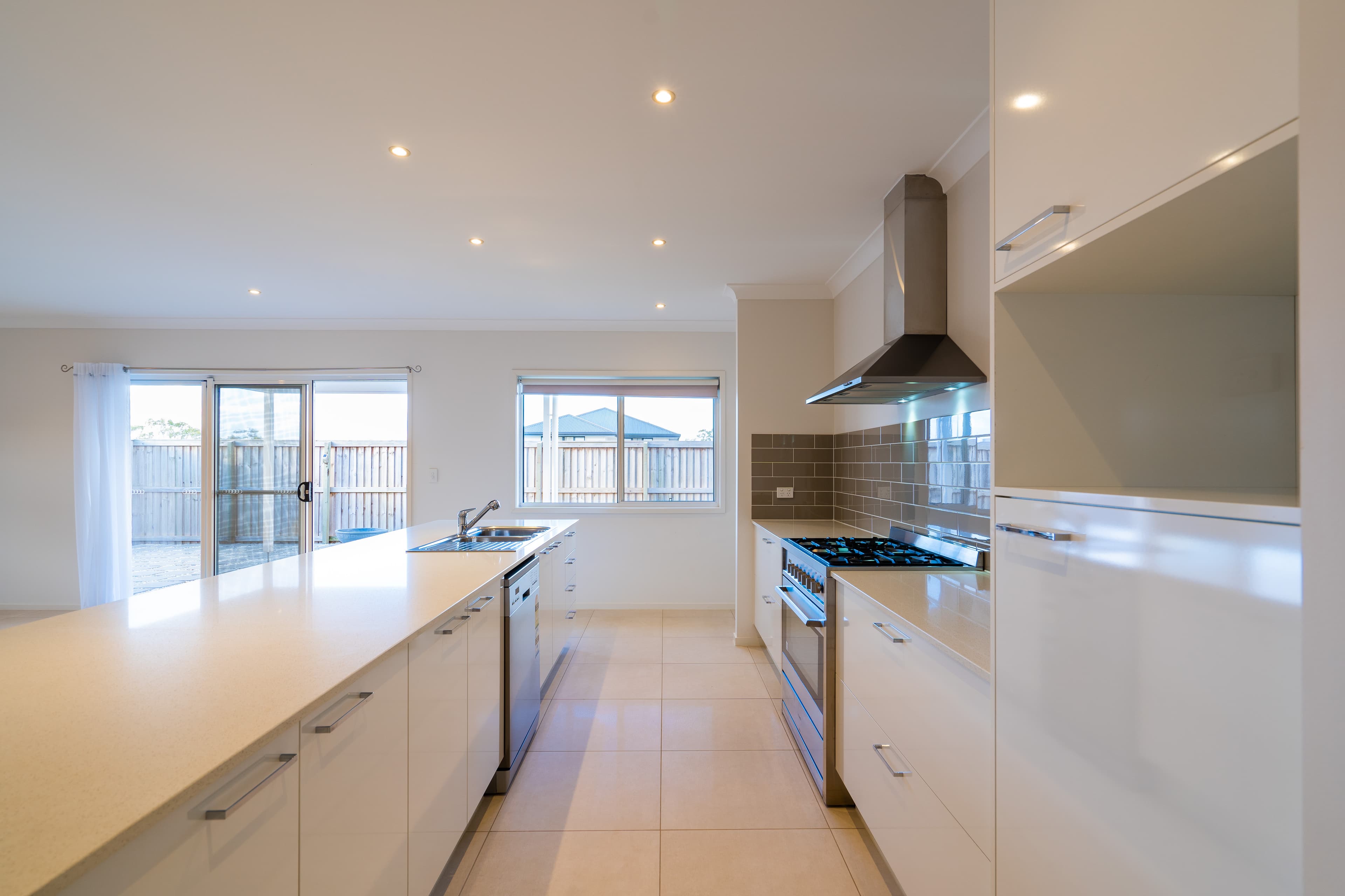 1 Johnnys Lane, Birkdale, Birkdale - Thumbnail 4