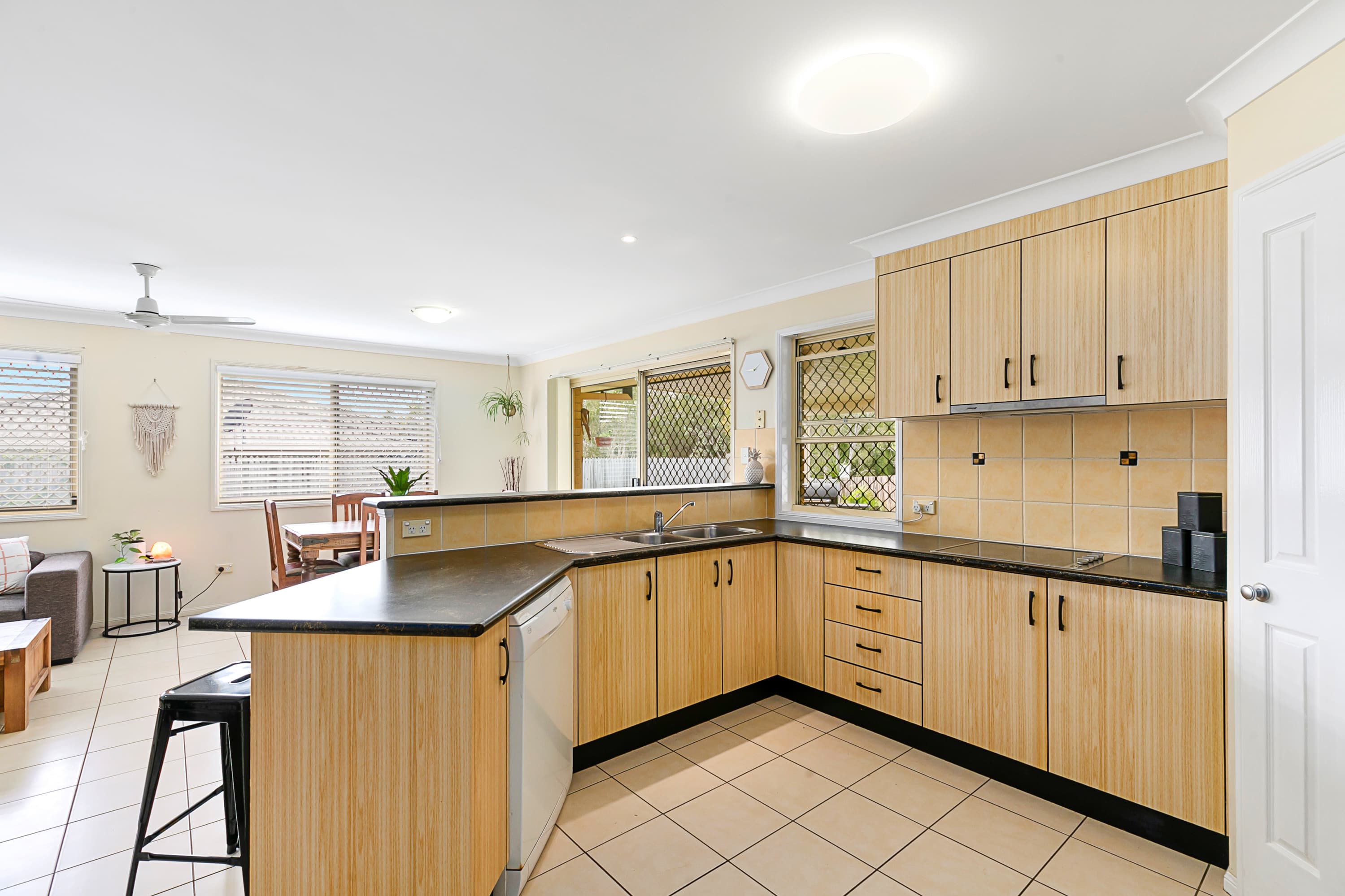 1 Franbridge Place, Victoria Point, Victoria Point - Thumbnail 6