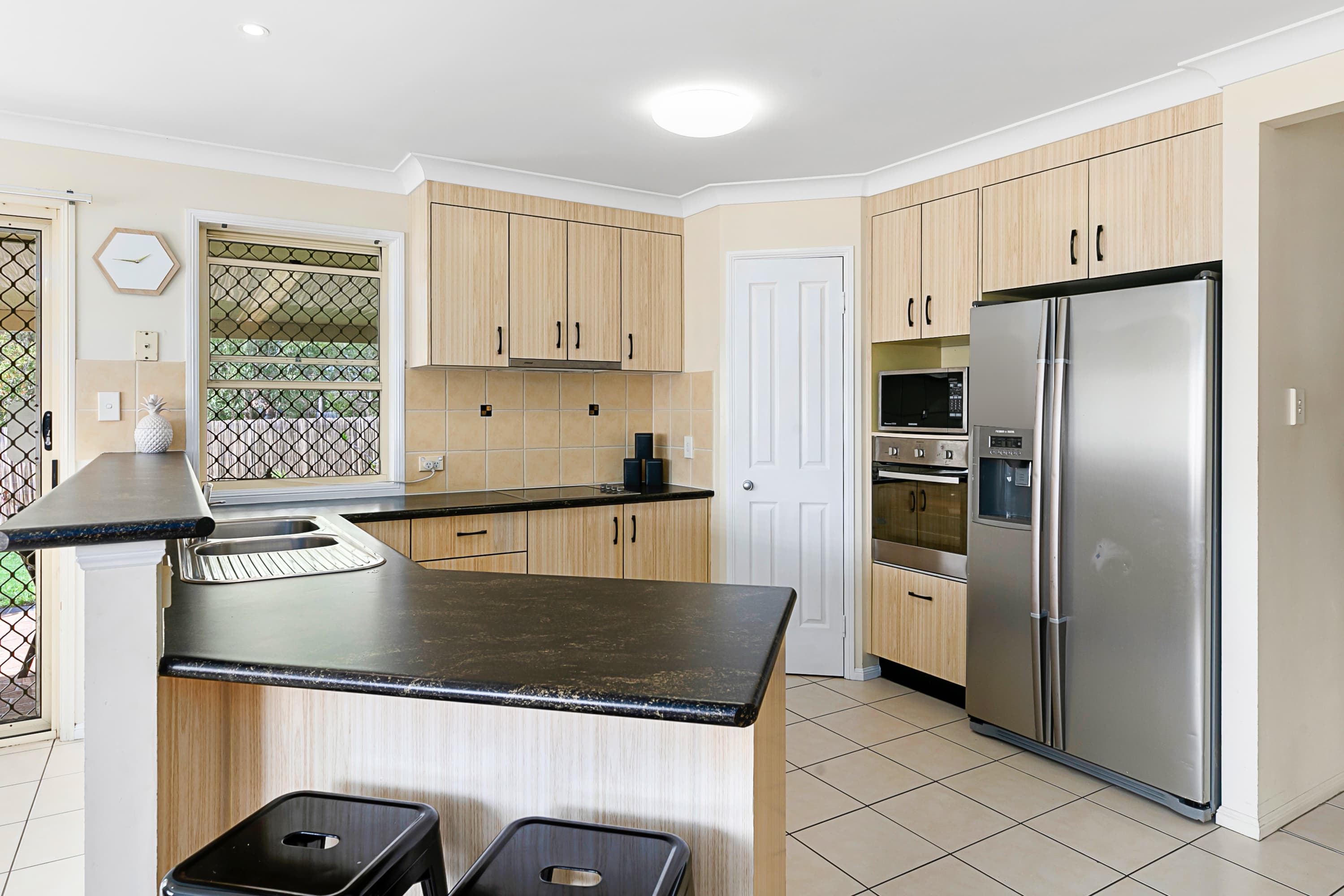 1 Franbridge Place, Victoria Point, Victoria Point - Thumbnail 4